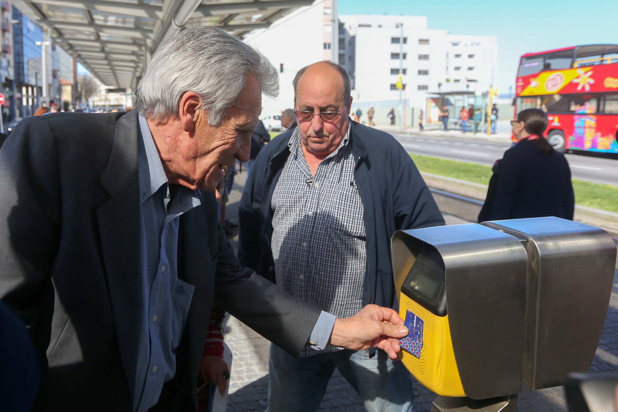 Jerónimo elogia Passe Único da Área Metropolitana do Porto e critica quem chama à medida eleitoralista