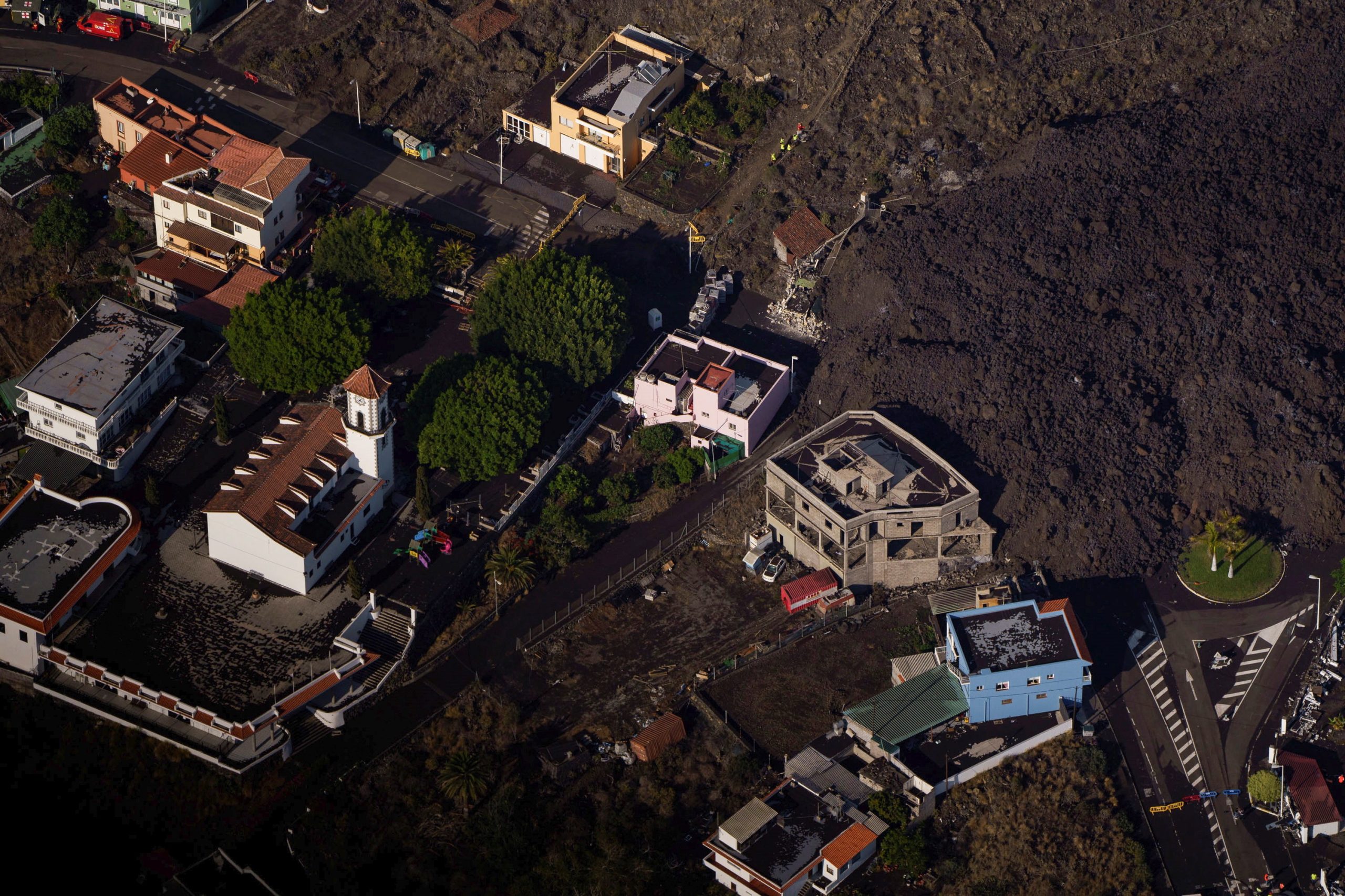 Vulcão nas Canárias deixa de emitir lava, fumo e cinzas