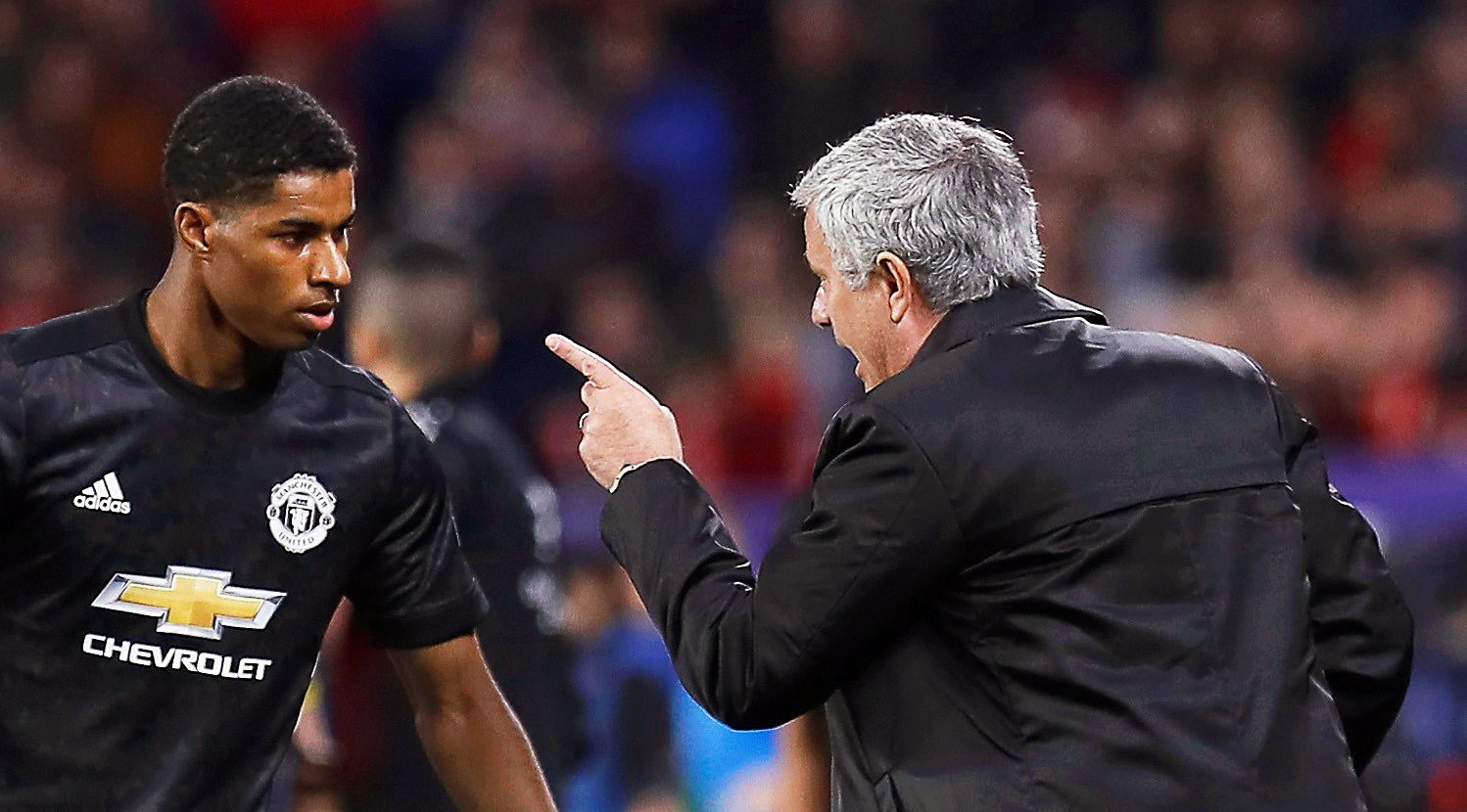 ‘Champions’: Paulo Fonseca vence, Mourinho empata
