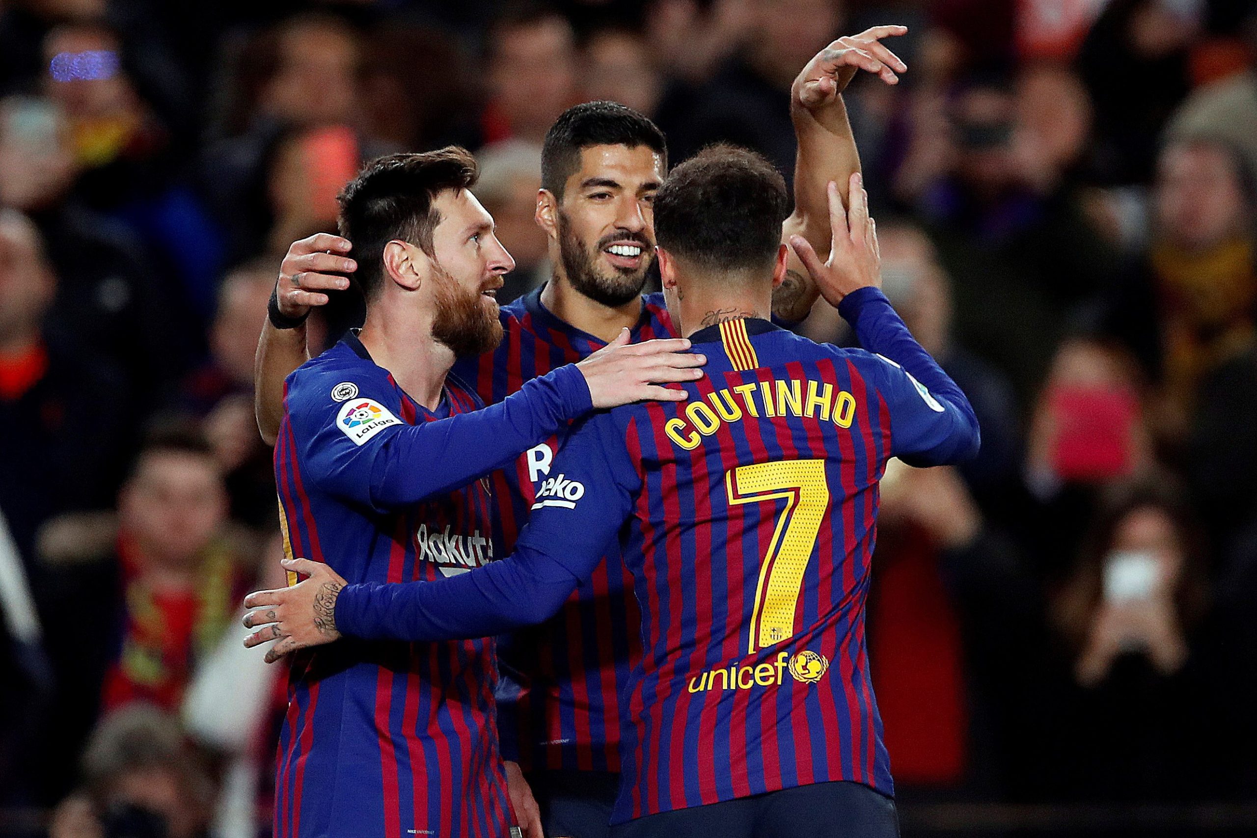 Suarez bisa e assiste Messi na vitória do FC Barcelona sobre o Eibar por 3-0