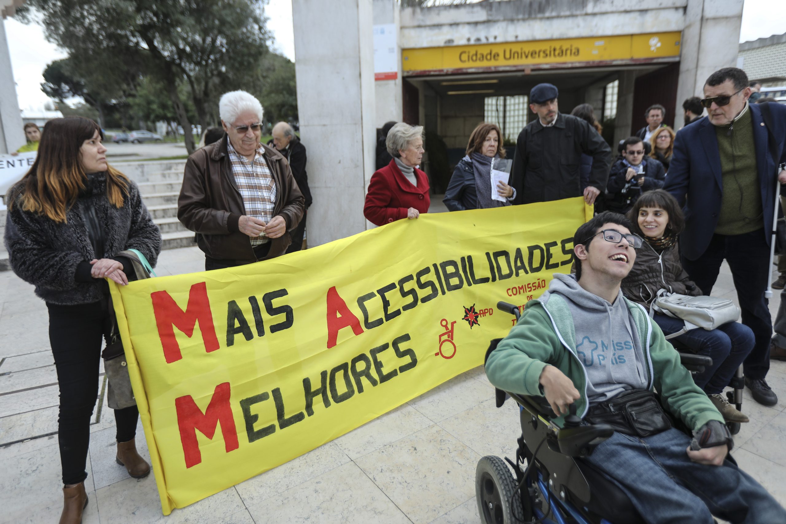 Parlamento aprova organismo para controlar aplicação de direitos dos deficientes