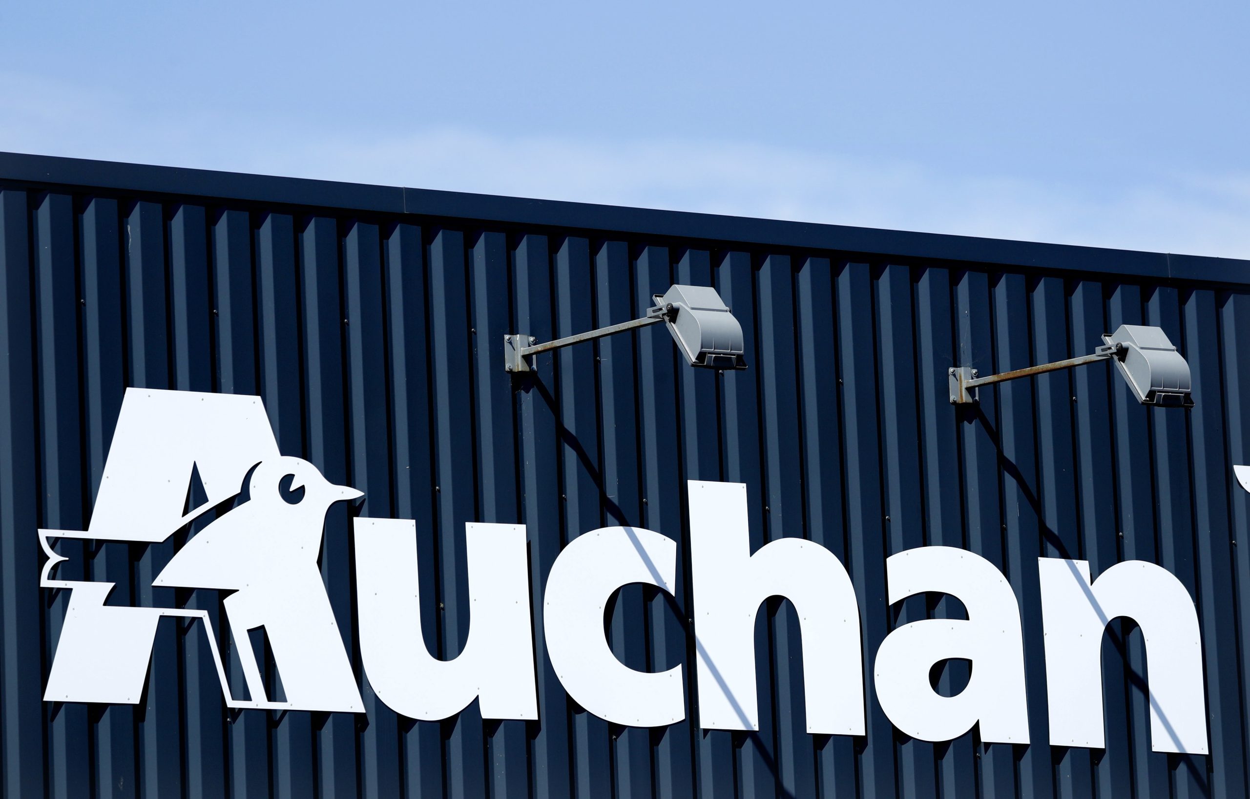 Auchan nega participação “num esquema de fixação de preços” de vinhos e vai recorrer aos tribunais