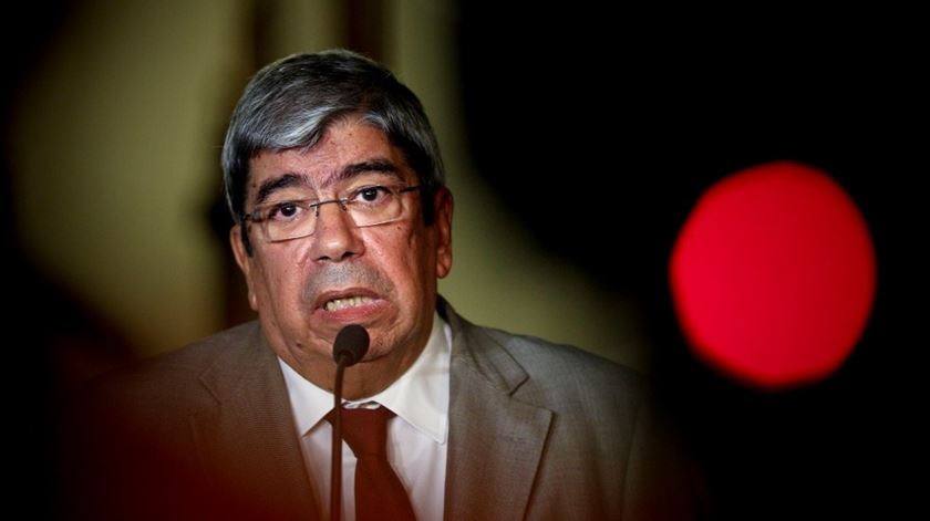 “É tempo de a União Europeia cumprir com Portugal”, diz Ferro Rodrigues
