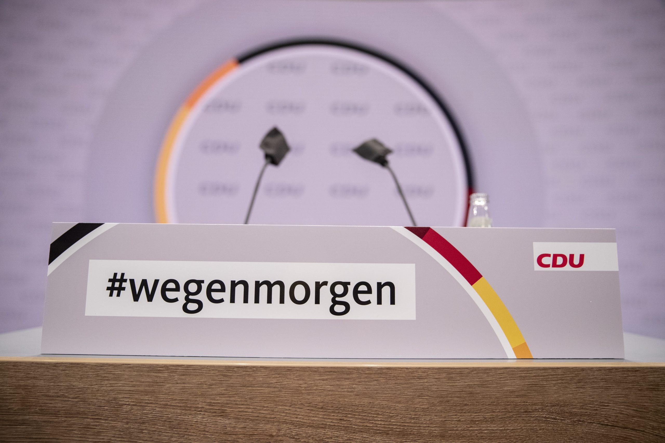 Alemanha. CDU vai dizer adeus a liderança feminina com incerteza sobre o substituto de Merkel