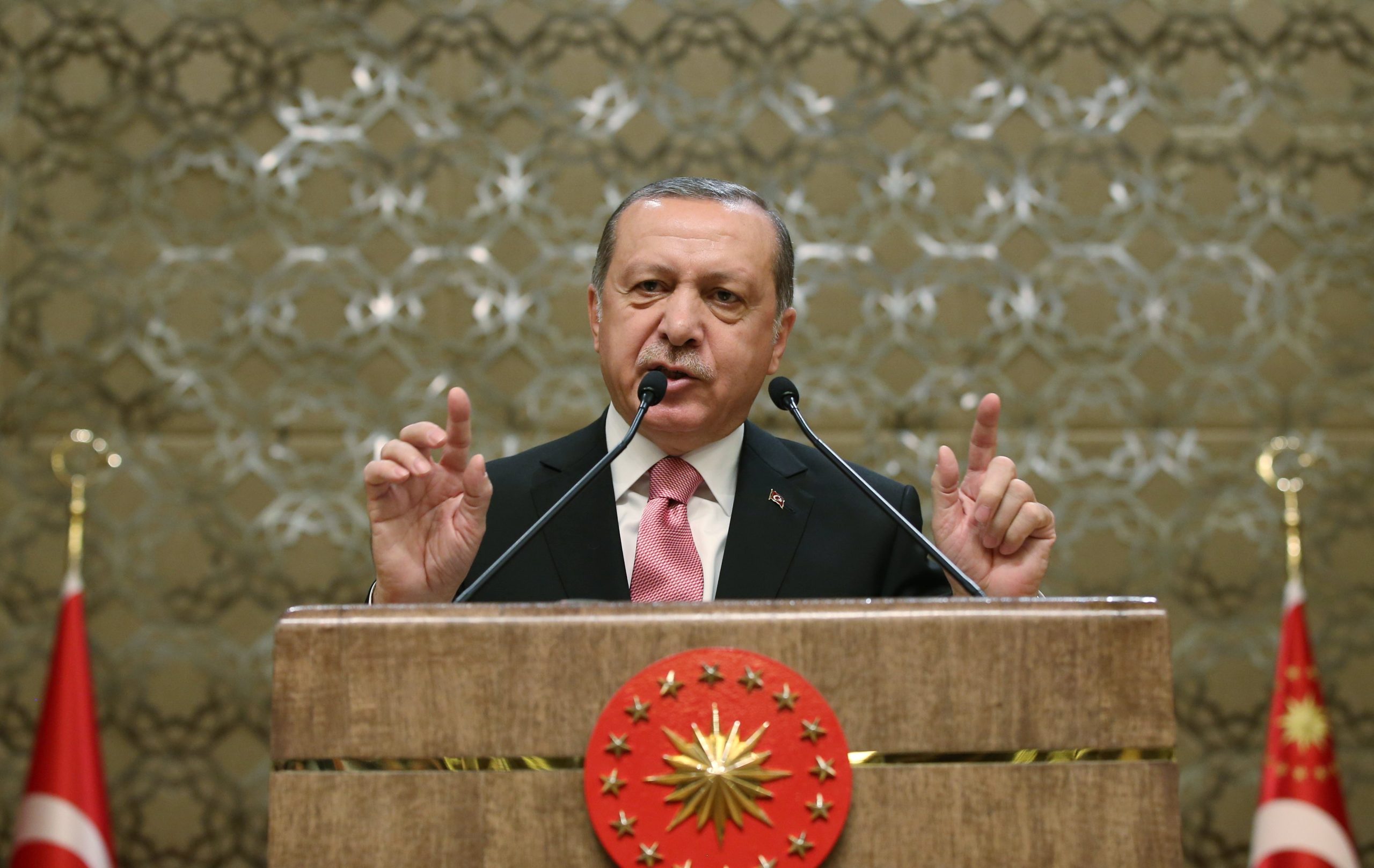 Presidente da Turquia acusa Alemanha de proteger terroristas