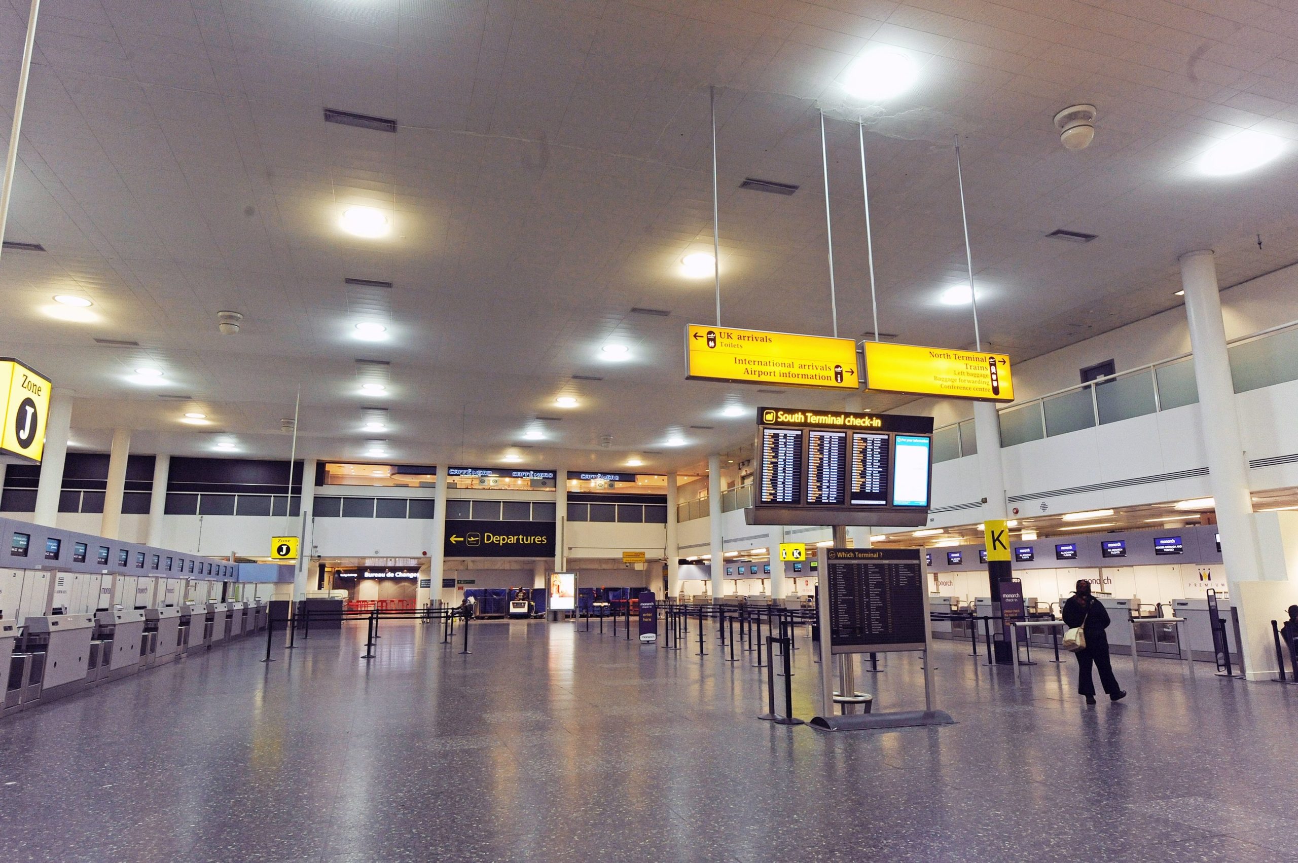 Aeroporto de Gatwick suspende todos os voos por “problema de controlo do tráfego aéreo”
