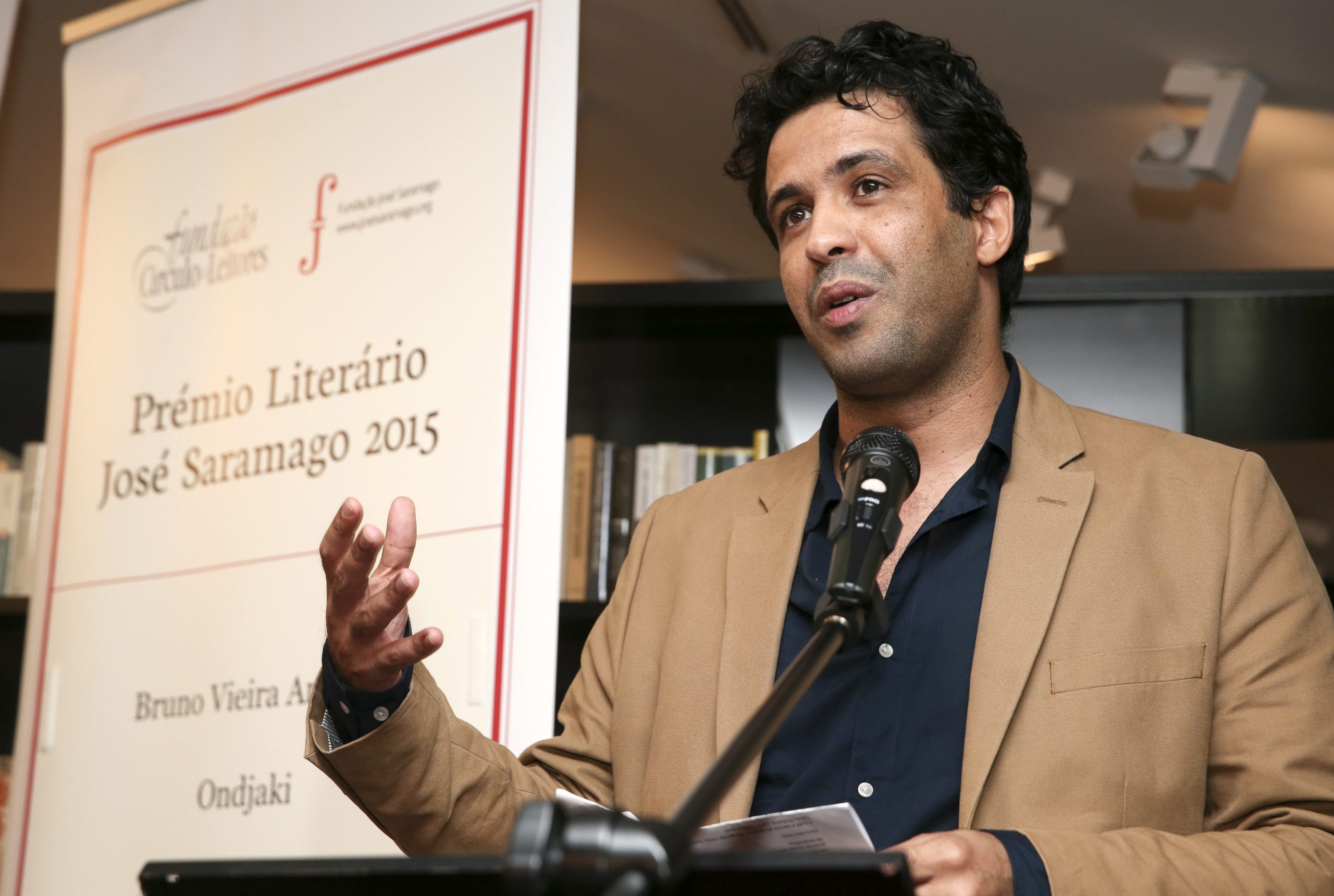 Escritor Bruno Vieira Amaral vence Grande Prémio de Conto Camilo Castelo Branco