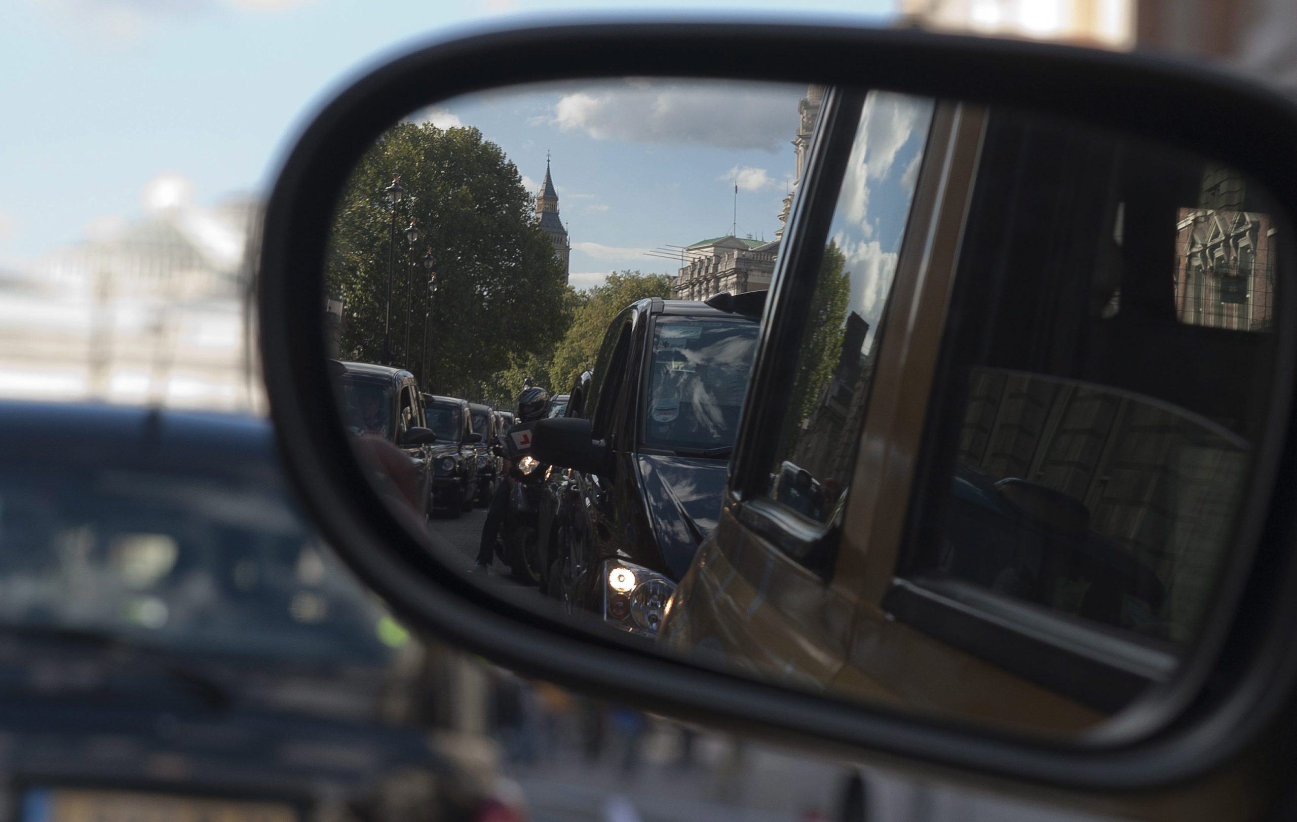 Uber condenada no Reino Unido por desrespeitar direito do trabalho