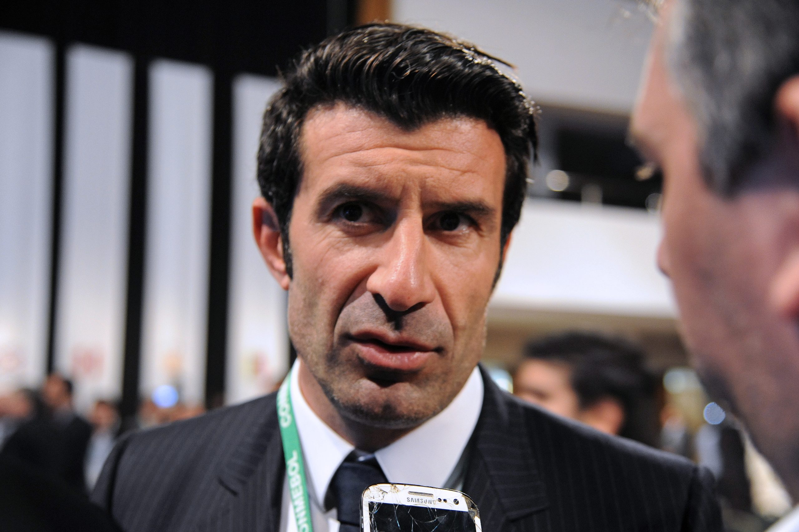 Luís Figo elogia Bruno de Carvalho e não pensa candidatar-se ao Sporting