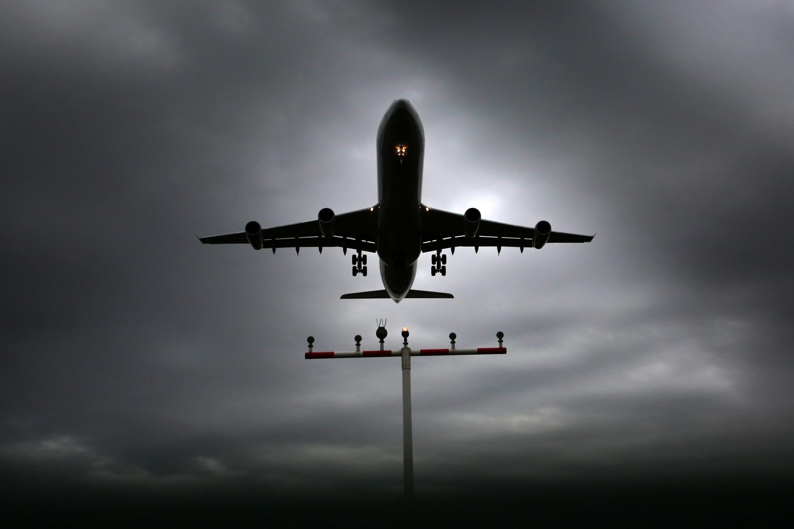 Transportadoras áreas voltam a aceitar passageiros de países vetados por Trump