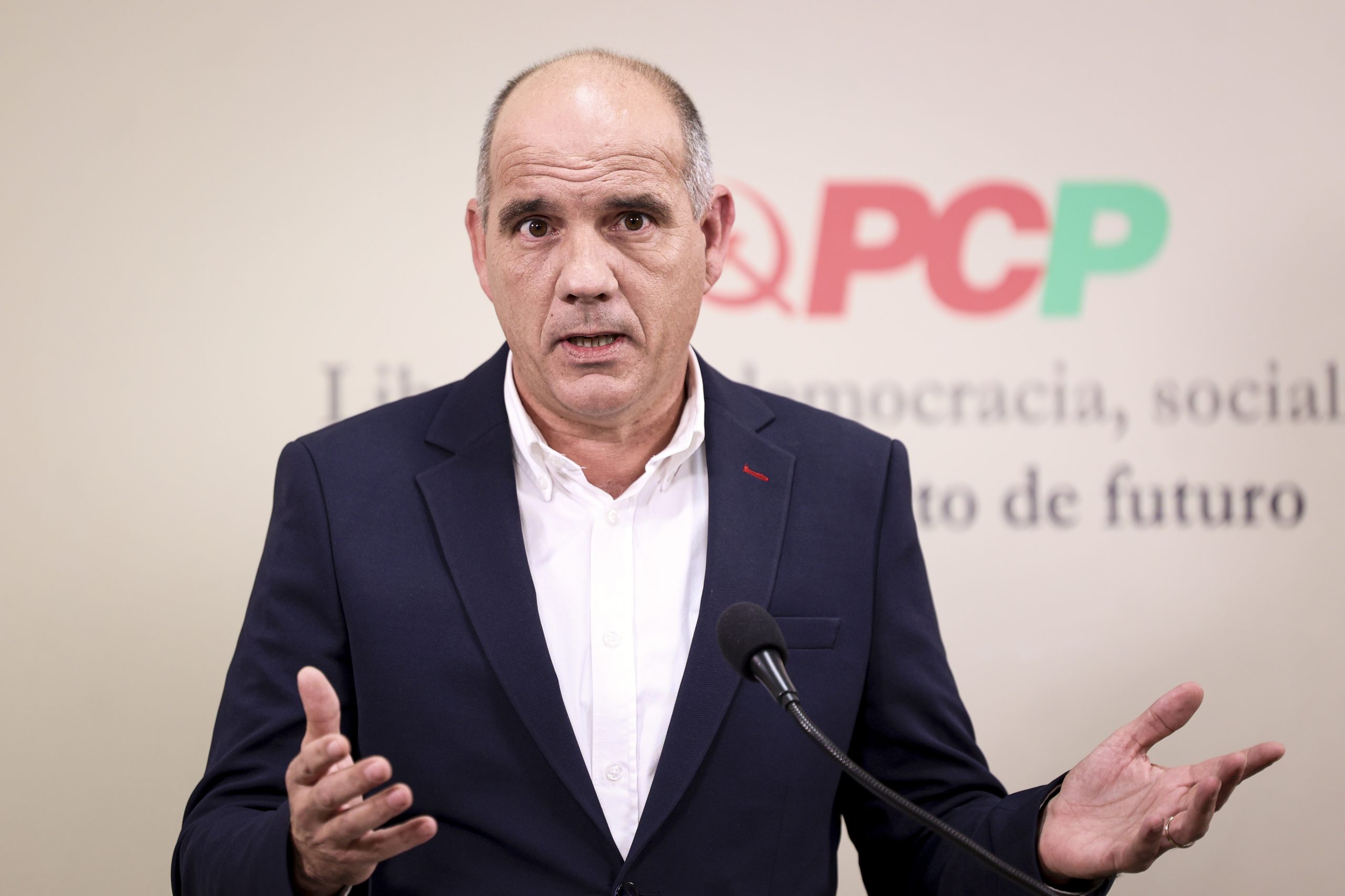 Combate às desigualdades só se faz com política alternativa diz PCP