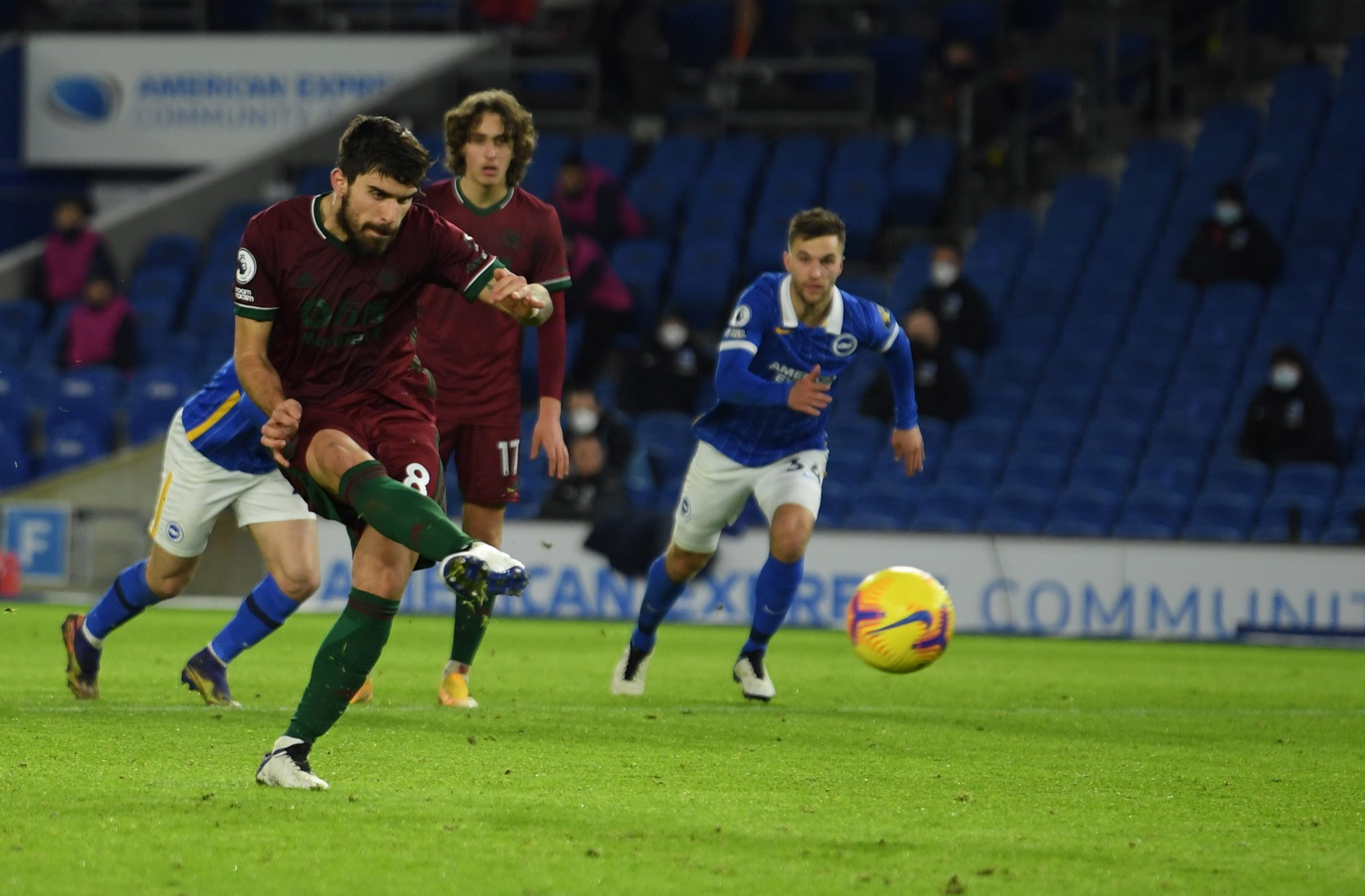 Wolverhampton, com sete portugueses em campo, permite empate ao Brighton