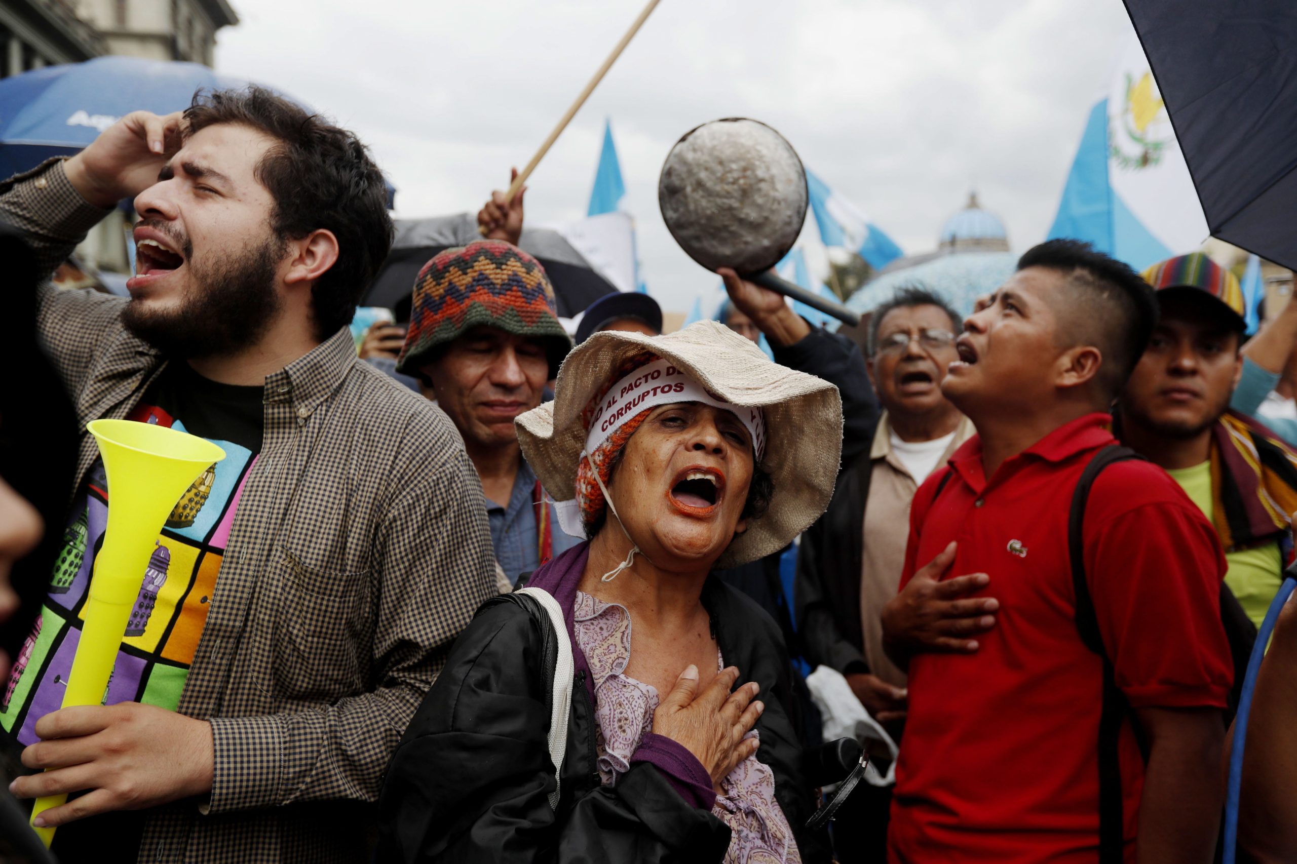 Centenas exigem renúncia de Morales e defendem Comissão anticorrupção na Guatemala