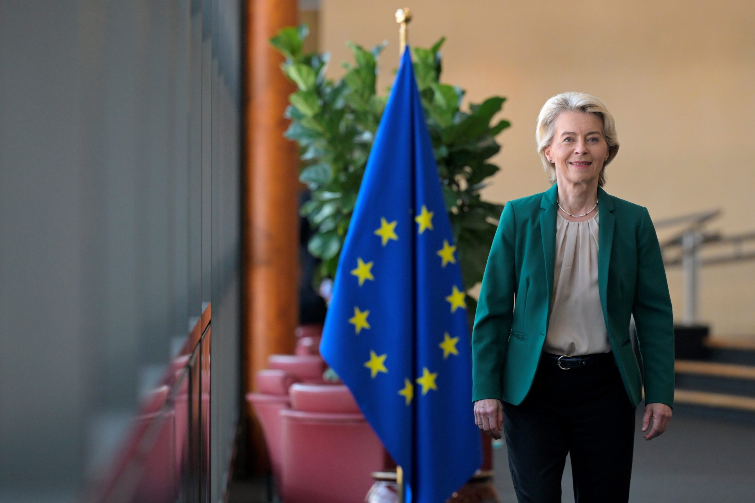 Von der Leyen anuncia 160 milhões de euros para preparação de inverno na Ucrânia
