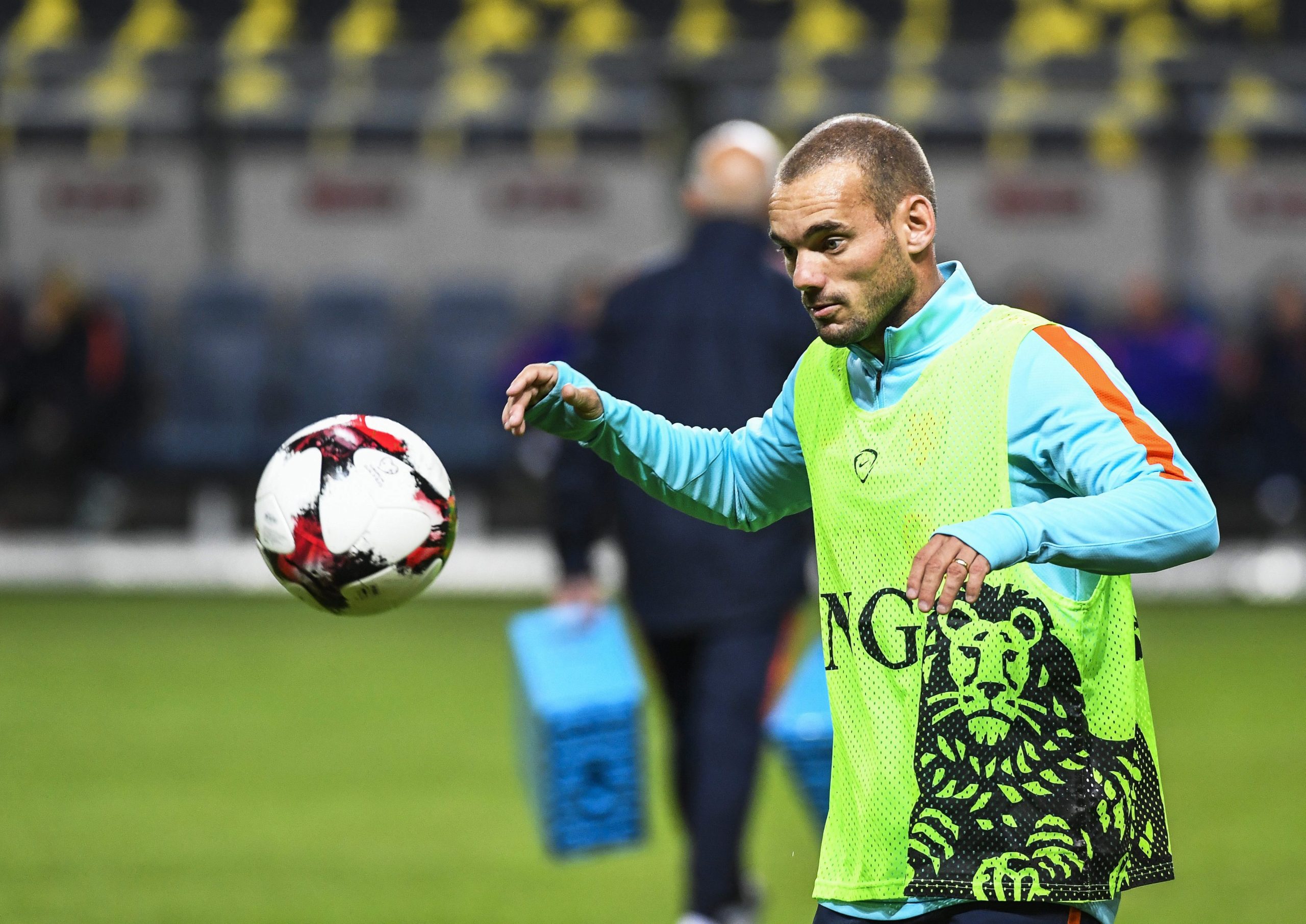 Nice confirma contratação do holandês Wesley Sneijder