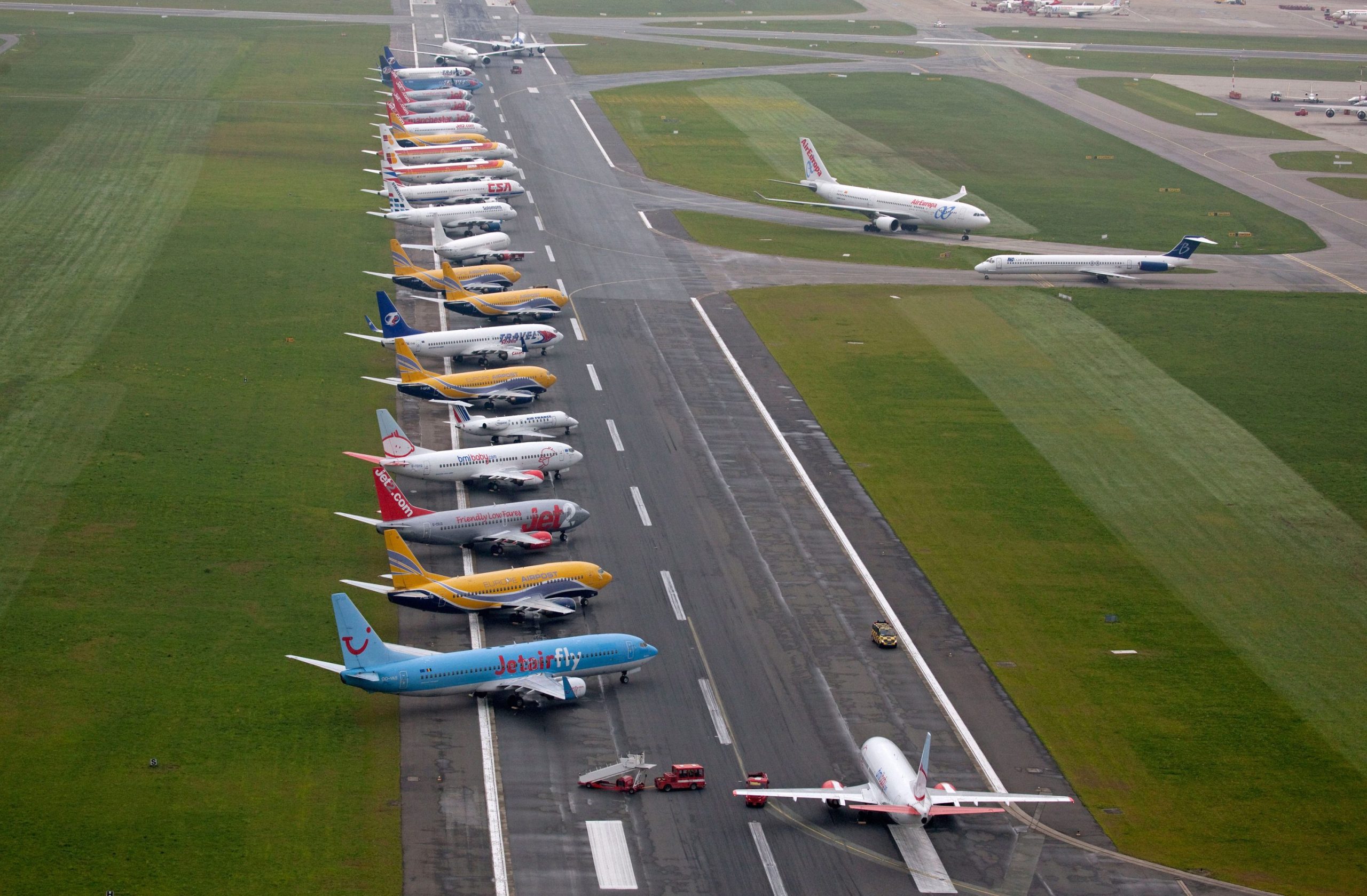 Aeroportos europeus enfrentam novas perdas e dívidas elevadas