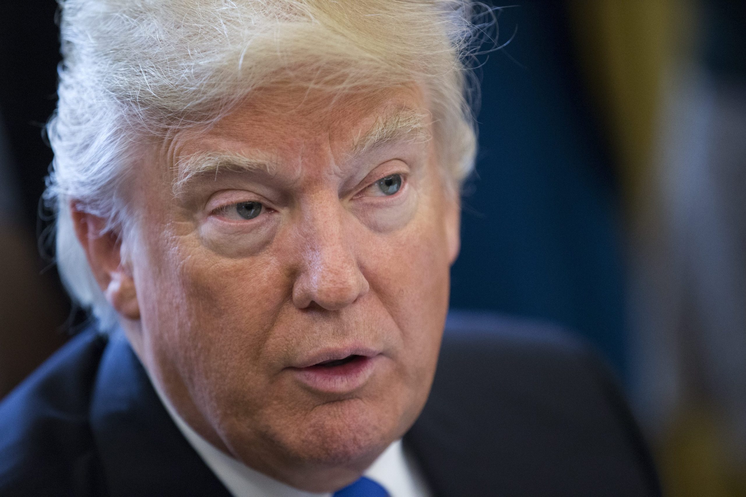 Após decreto anti-imigração de Trump, UE sai em defesa dos seus cidadãos