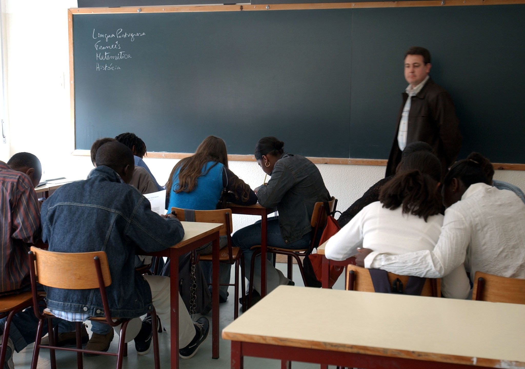 Portugal reduz abandono escolar precoce em 6,8 pontos de 2012 a 2015