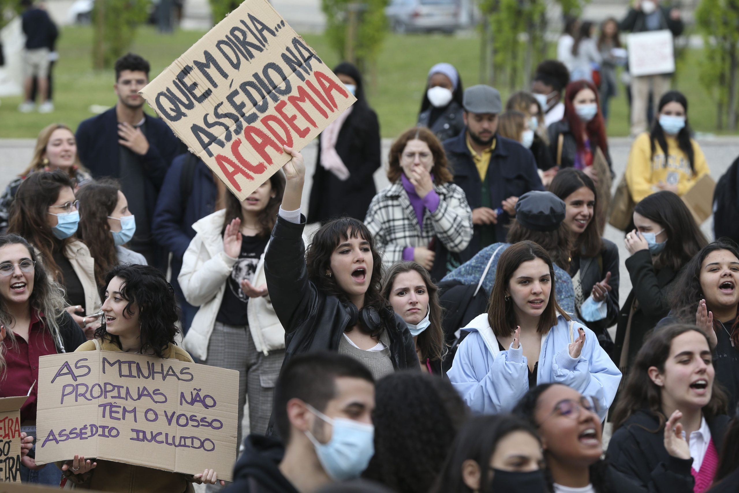 Estudantes manifestam-se hoje em Lisboa, Coimbra e Braga contra assédio no ensino superior