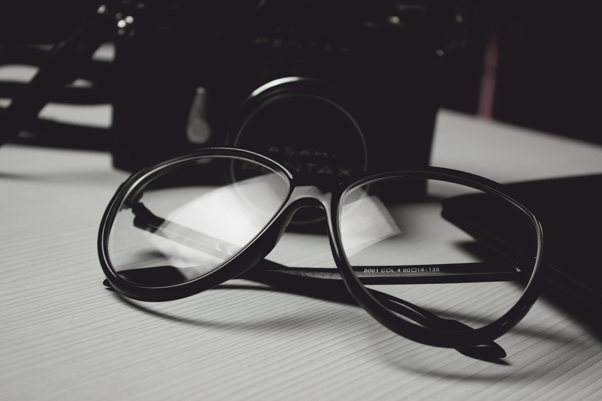 ADSE define limite anual de 180 euros no reembolso de lentes e armações