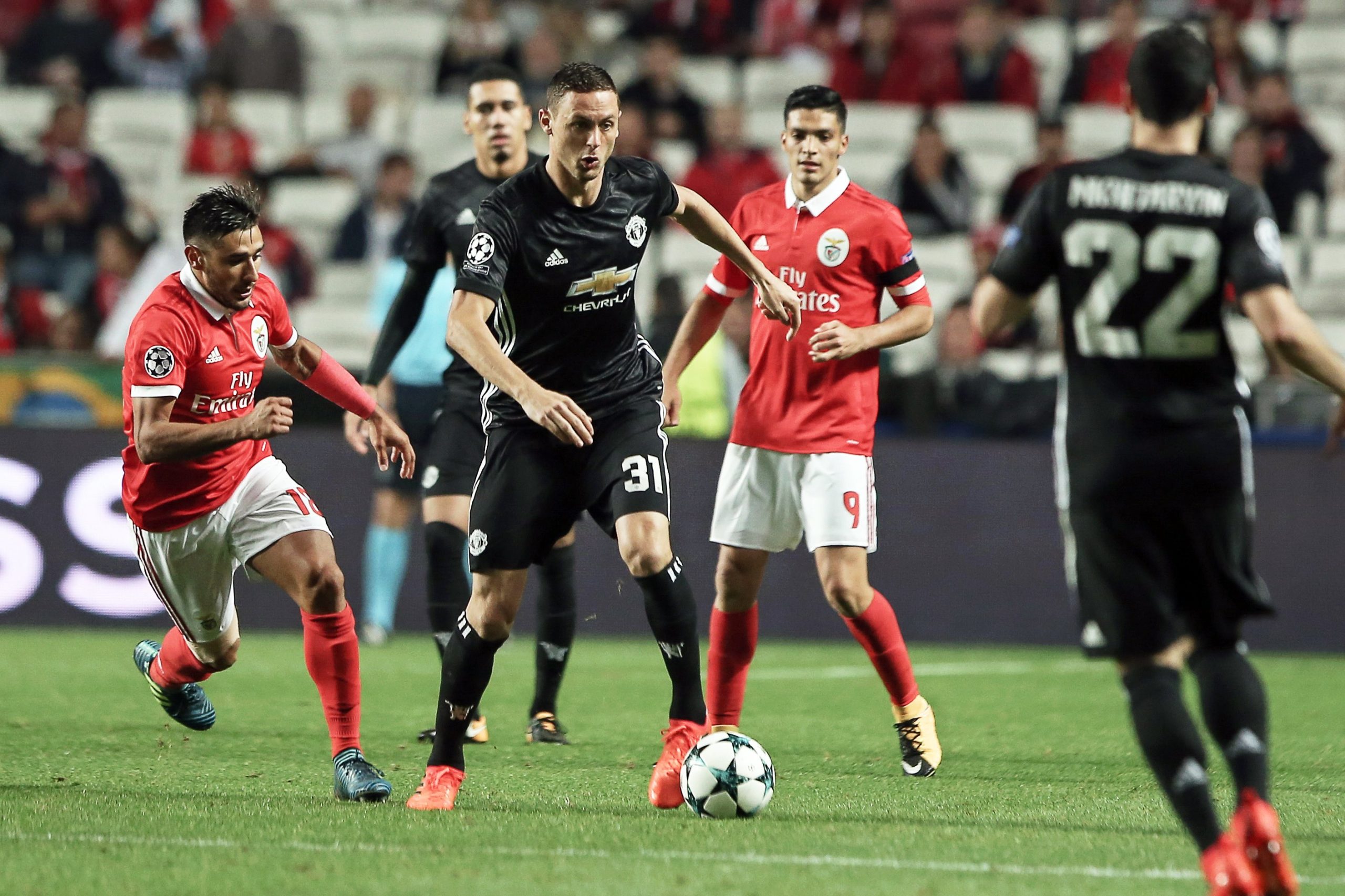 Noite europeia em revista: Derrotas ‘normais’ dos portugueses. ‘Barça’, PSG e United praticamente apurados