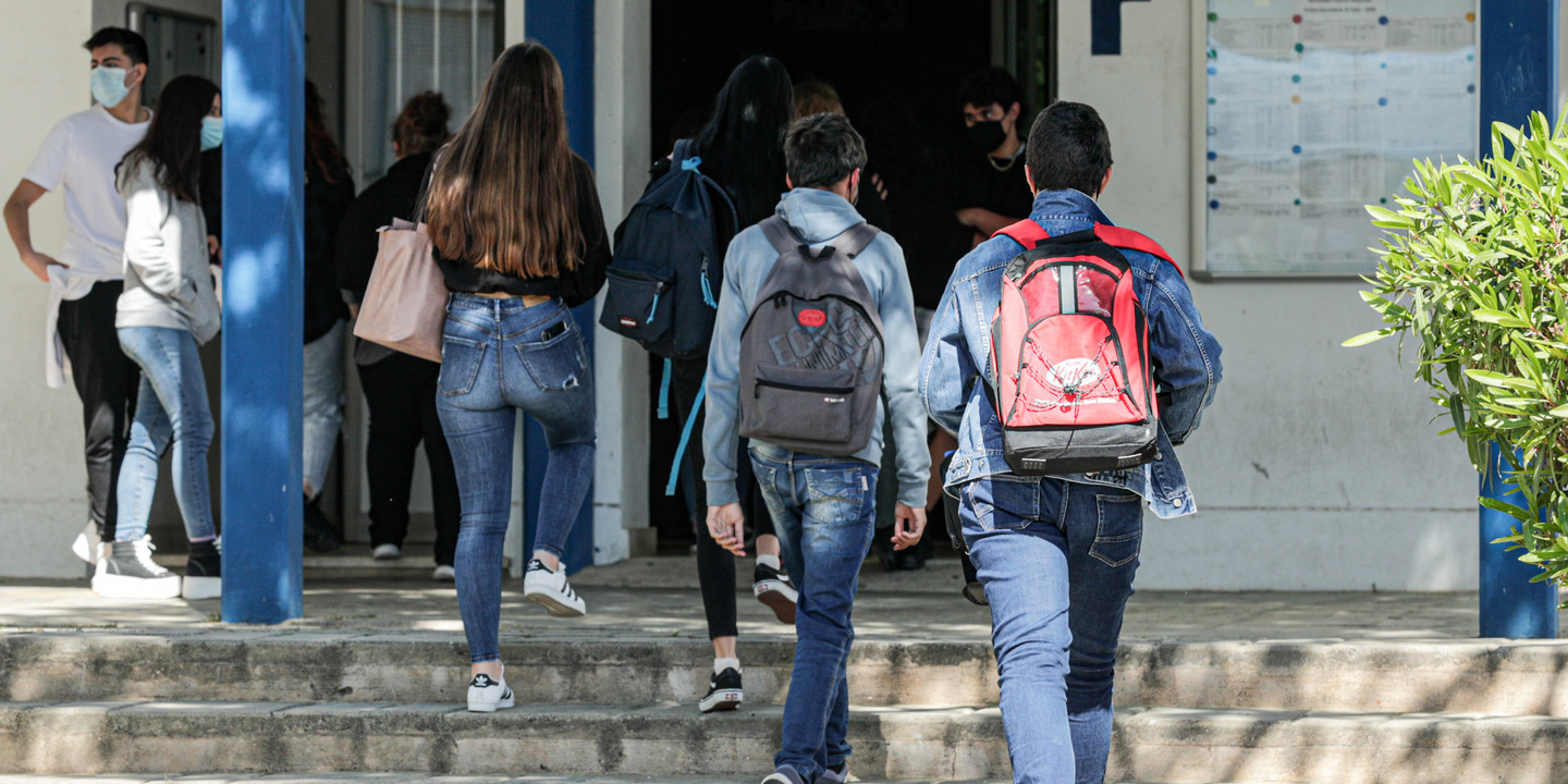 Estudo sugere integração da saúde reprodutiva nos currículos do secundário em Portugal