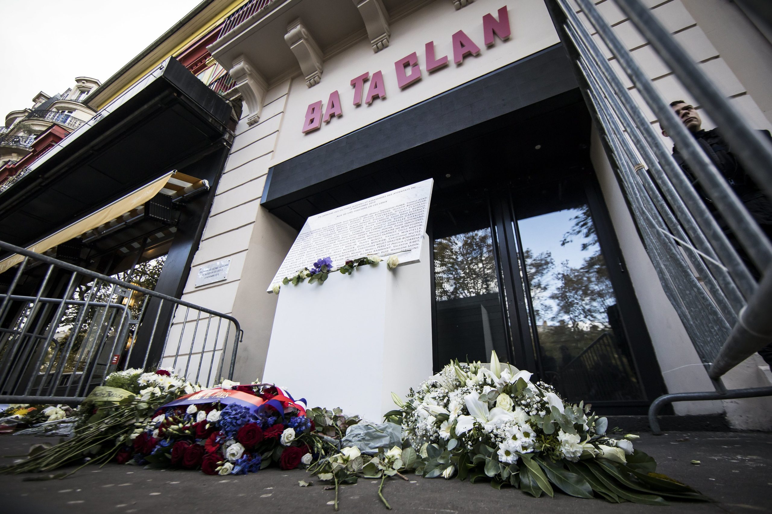 Atentados no Bataclan são “cicatriz aberta”. Paris presta homenagem às vítimas do ataque de 13 de novembro