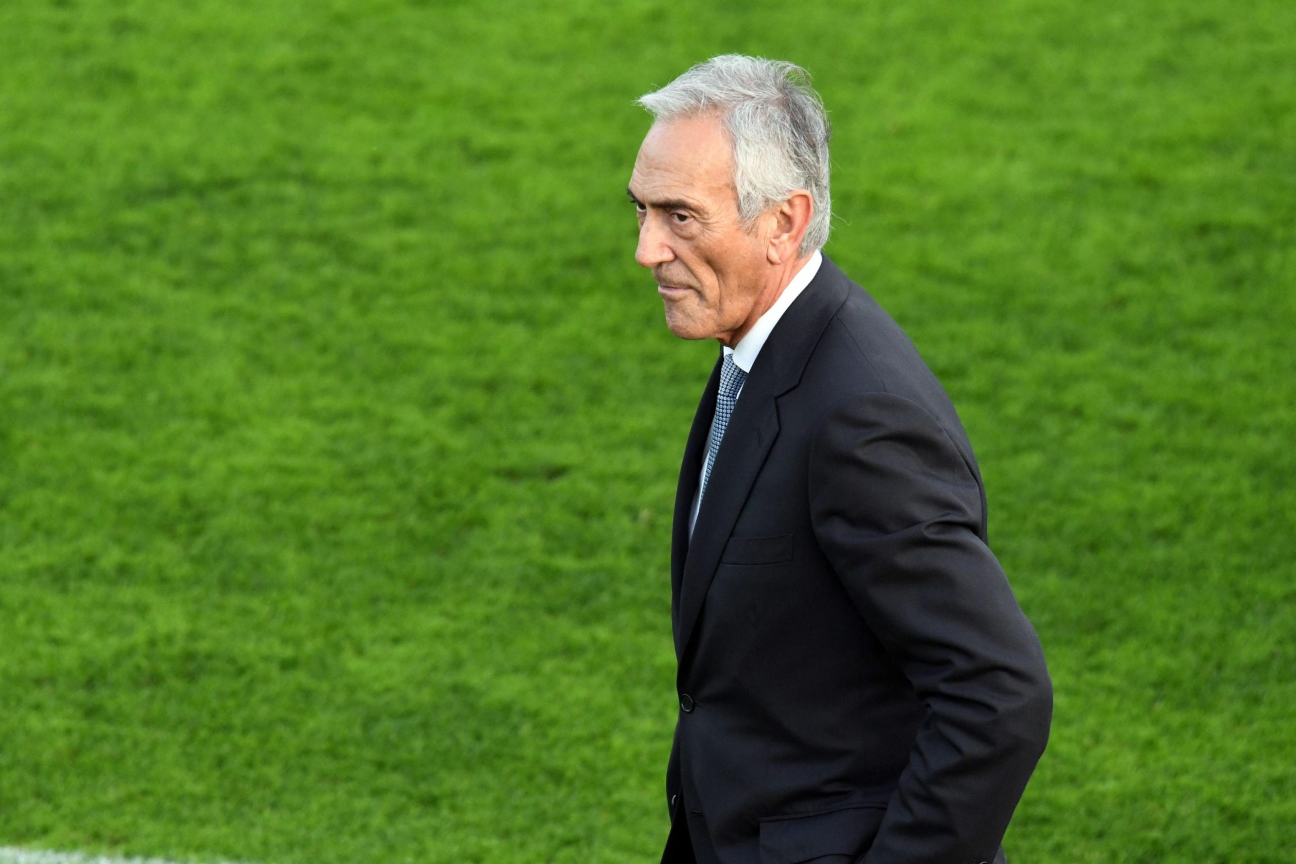 Covid-19: Federação italiana vai pedir à UEFA adiamento do Euro2020