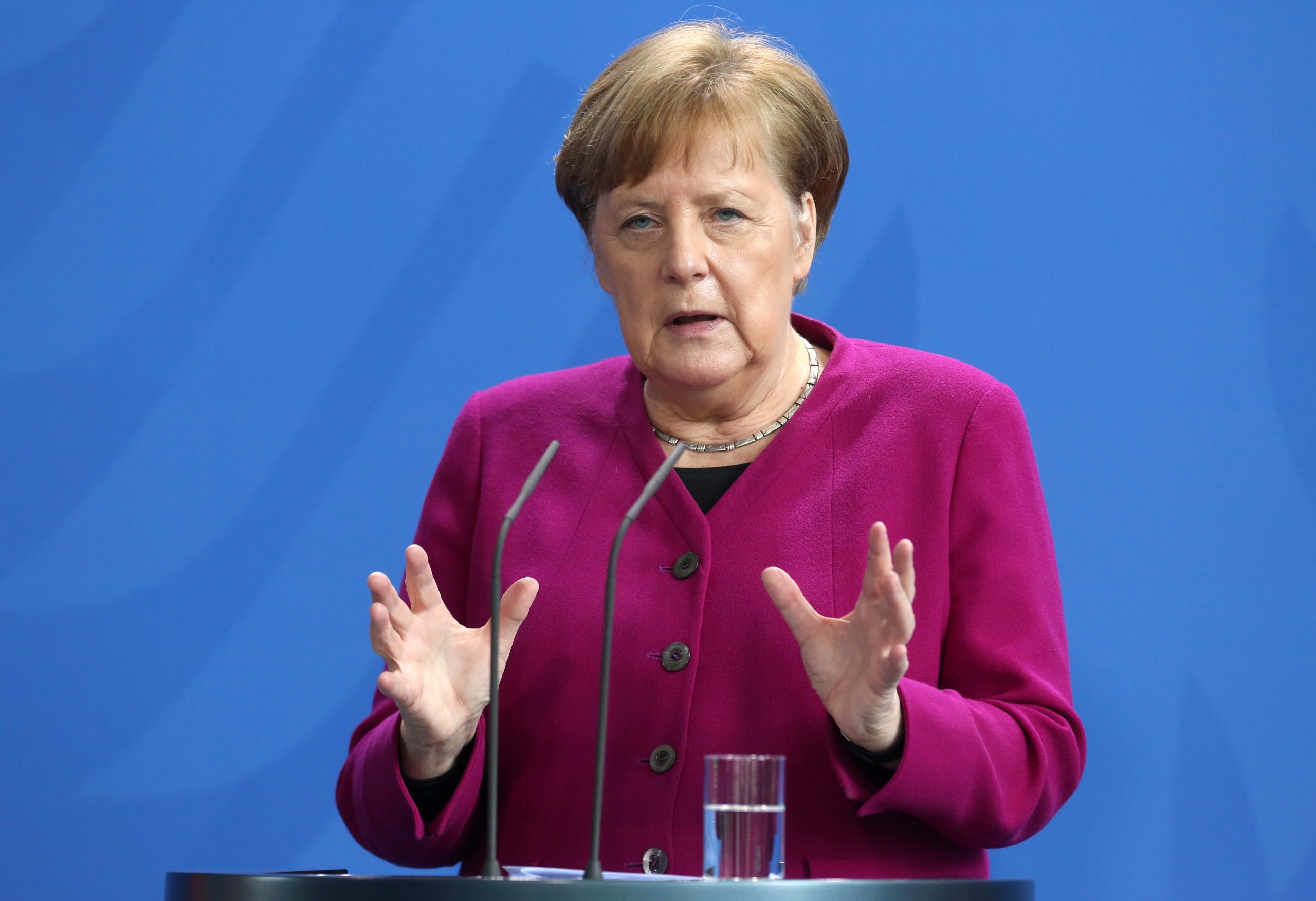 Covid-19: Merkel pede paciência aos alemães porque situação continua “frágil”