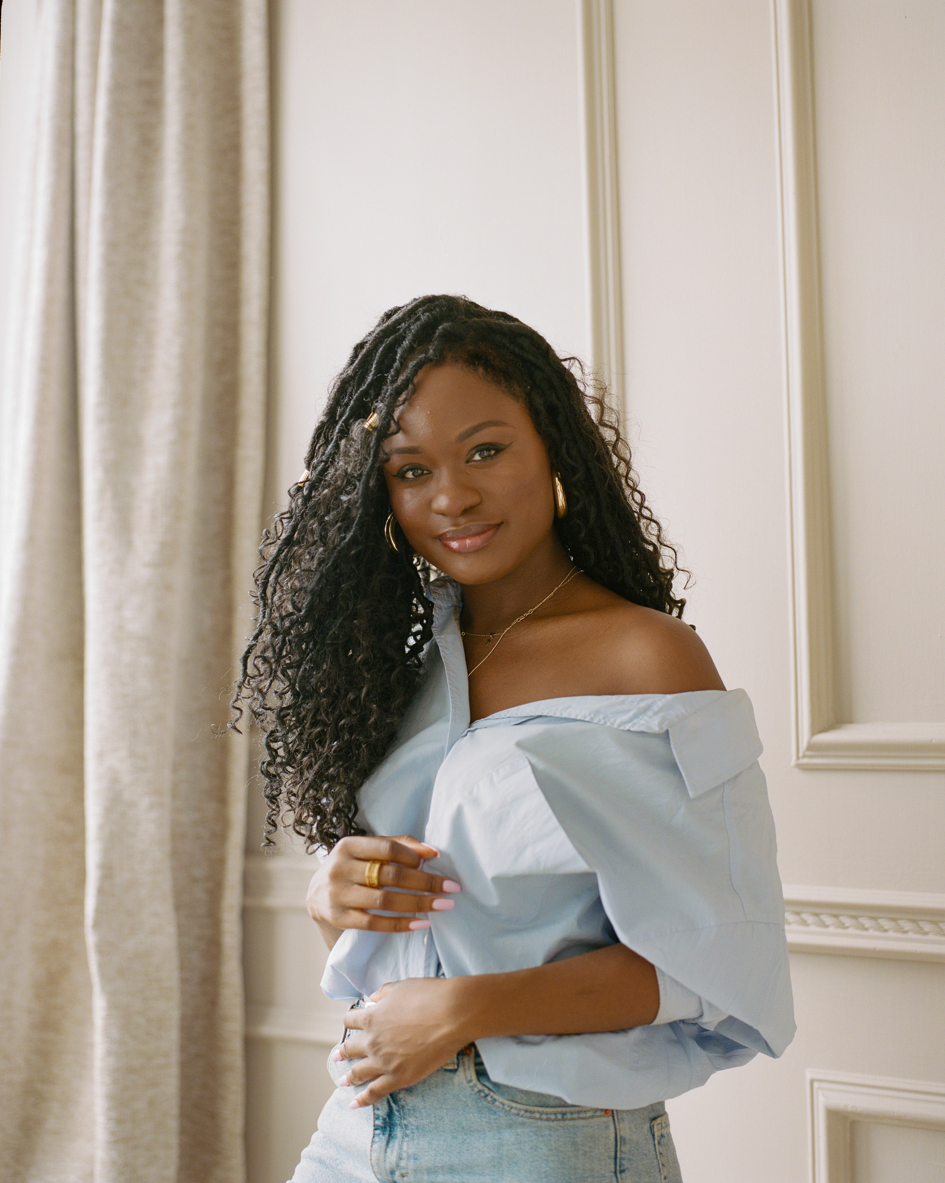 Bolu Babalola: “Não quero que a minha escrita seja uma reação contra estereótipos racistas. Só quero que seja sobre a verdade”