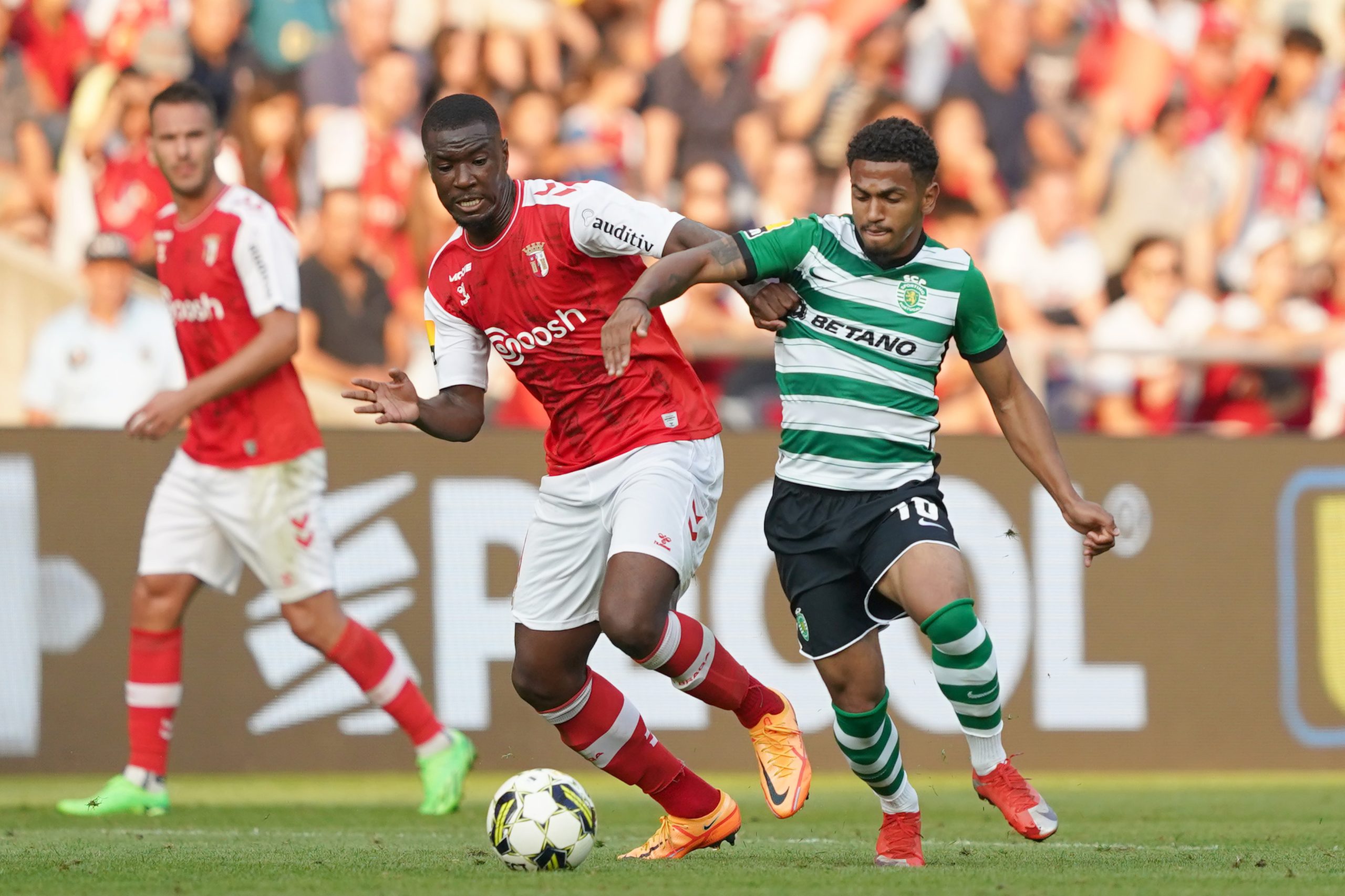 Sporting de Braga e Sporting empatam a três golos na estreia na I Liga