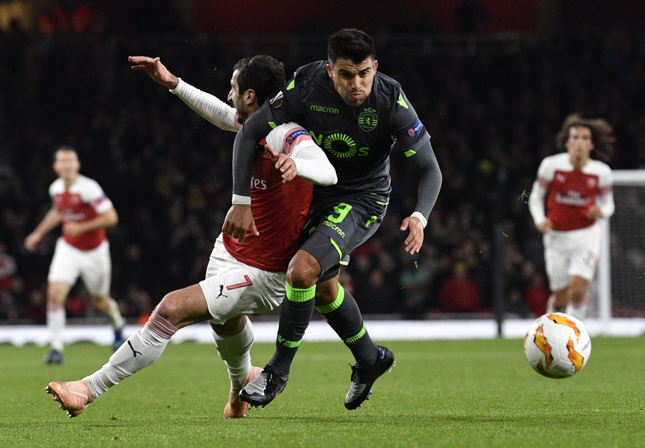 O Leão foi na raça e roubou um ponto ao Arsenal, numa partida para… holandês ver