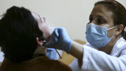 Parlamento chumba projeto de lei sobre carreira de médico dentista, mas aprova recomendações