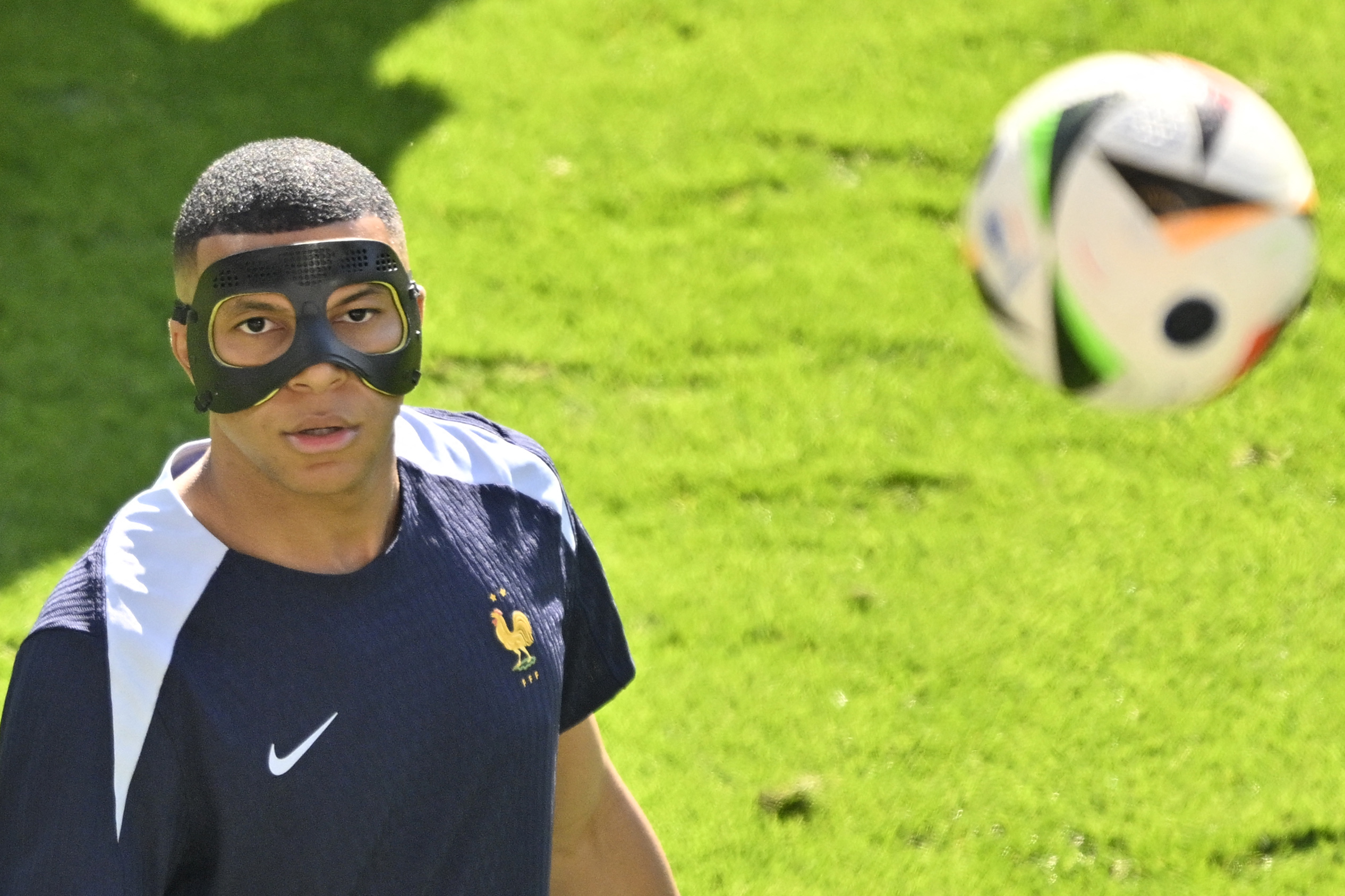 Mbappé: “Jogar de máscara é um horror absoluto”