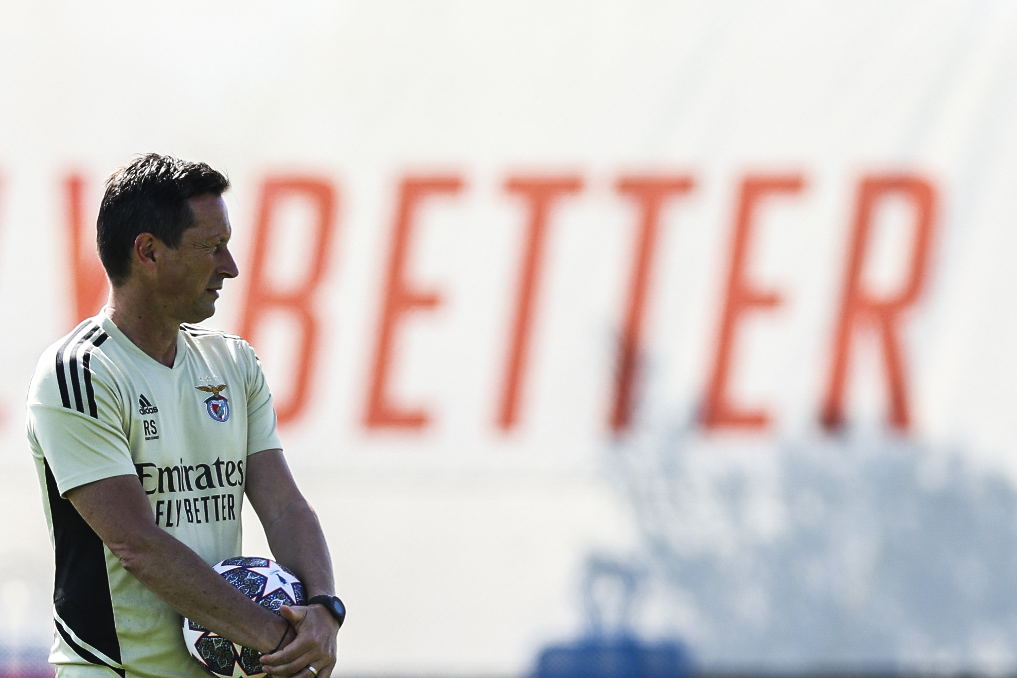 Roger Schmidt diz que Grimaldo está apto para jogo contra o Inter de Milão