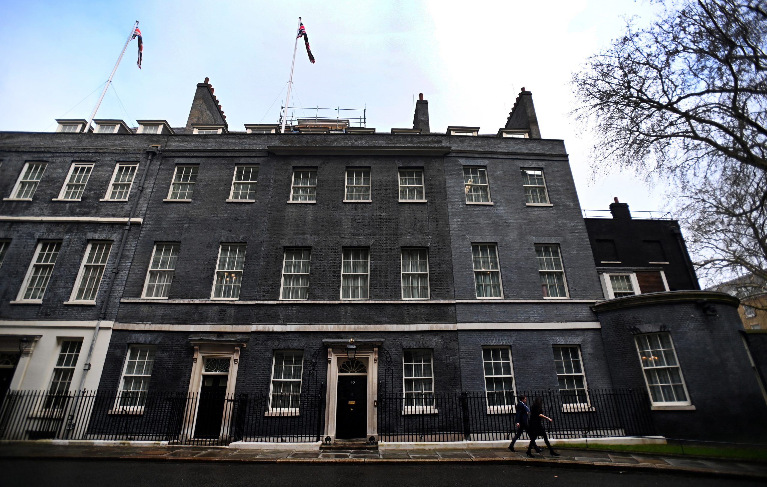Polícia britânica emite 20 multas por violação de regras sanitárias nas festas em Downing Street