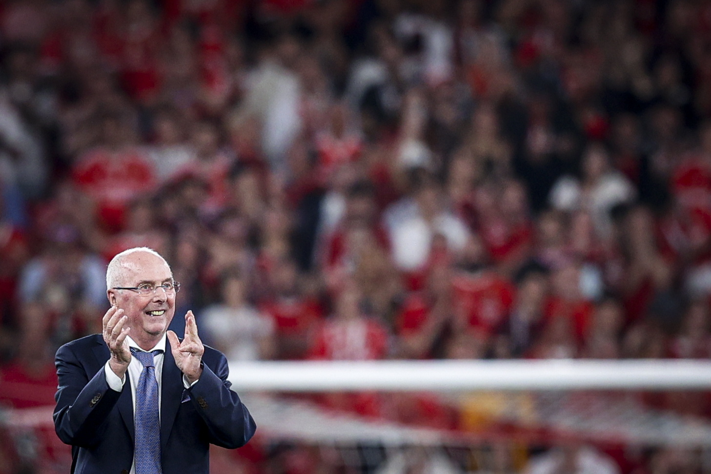 Sven-Göran Eriksson homenageado ao intervalo do jogo Benfica-Marselha