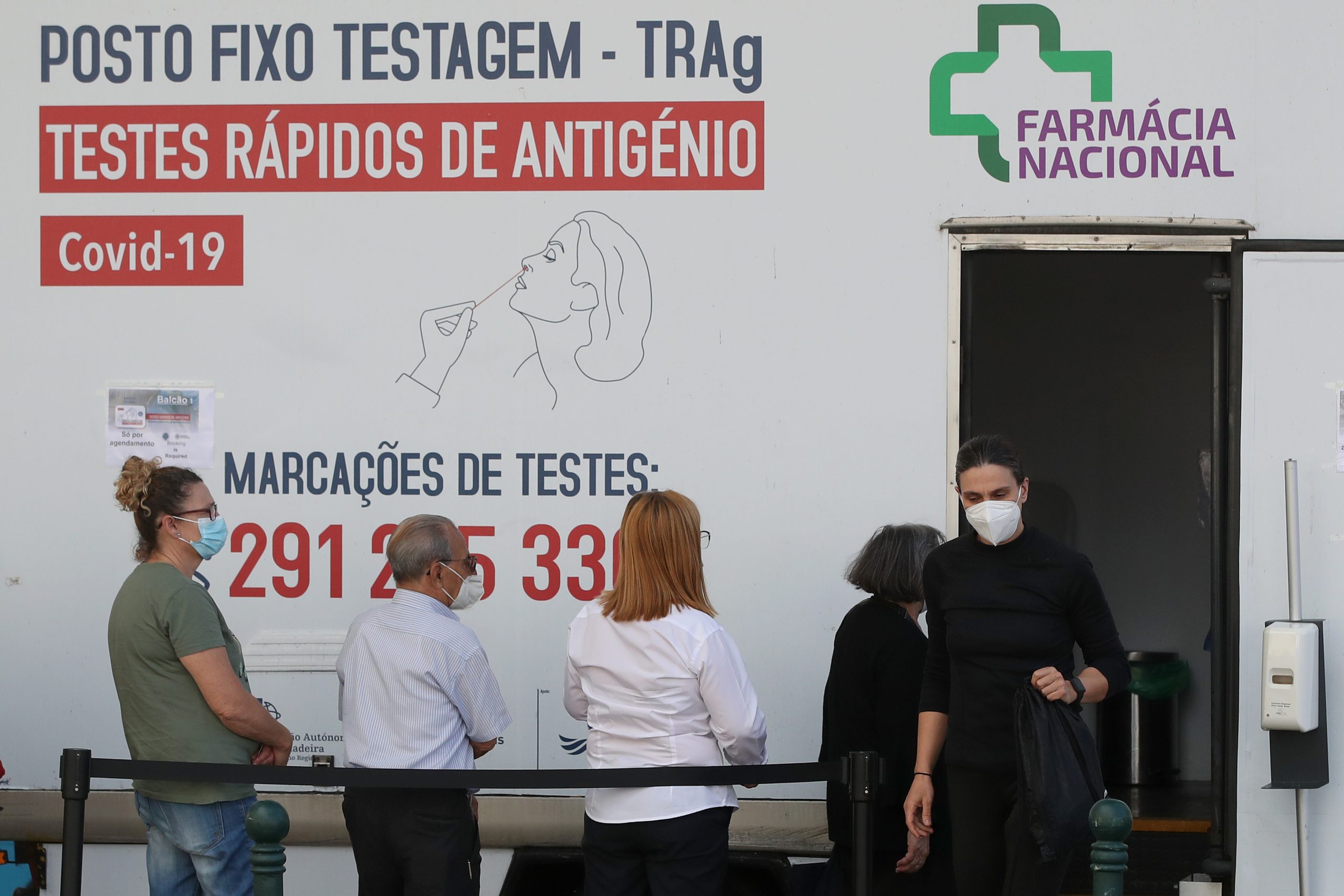 Covid-19: Teste exigido em eventos desportivos ao ar livre acima de 5.000 espectadores