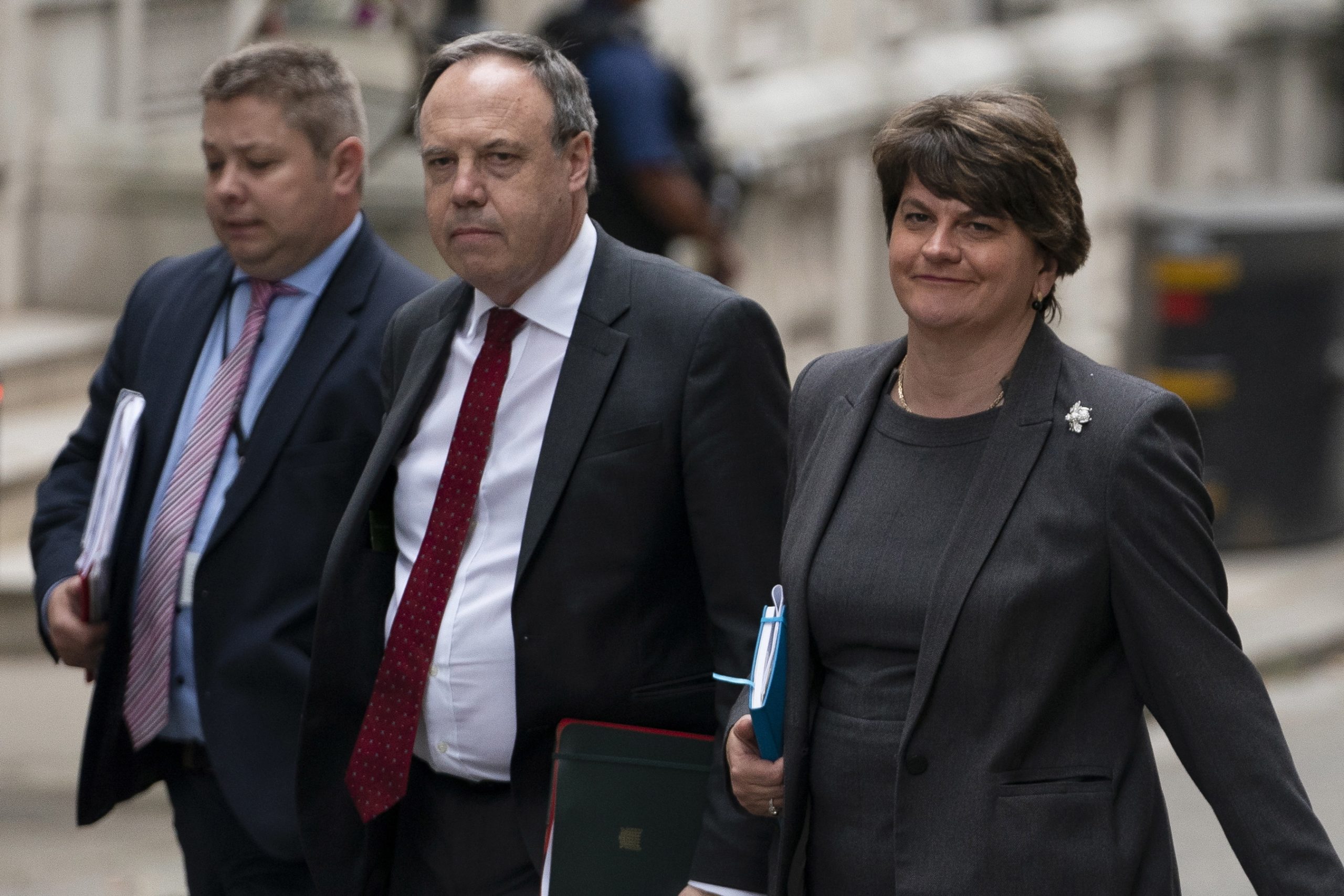 Nomeação de primeira-ministra e vice marca restauração de Governo da Irlanda do Norte