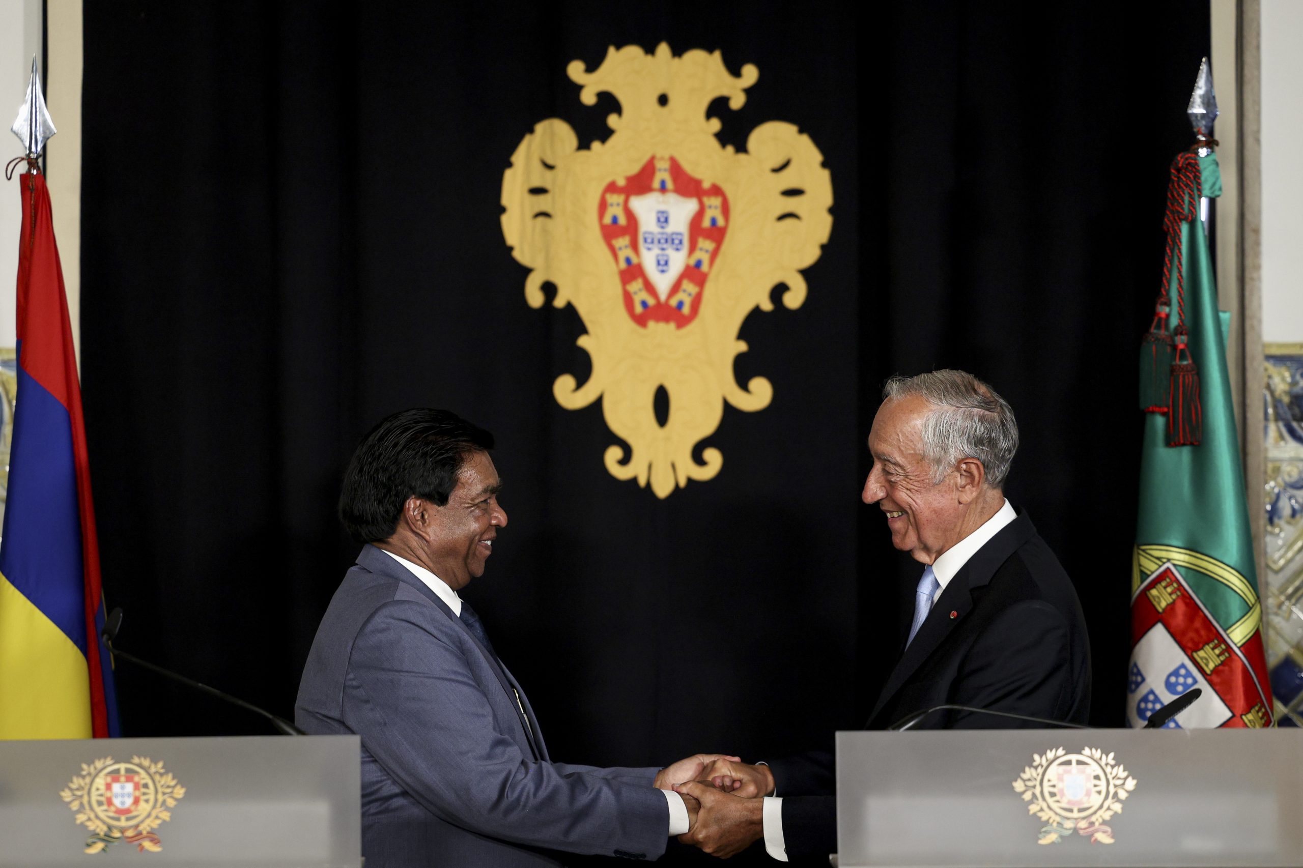 Portugueses encontraram-na deserta e chamaram-lhe Cirne. Hoje são as Maurícias e o presidente veio a Portugal falar daquilo que nos une