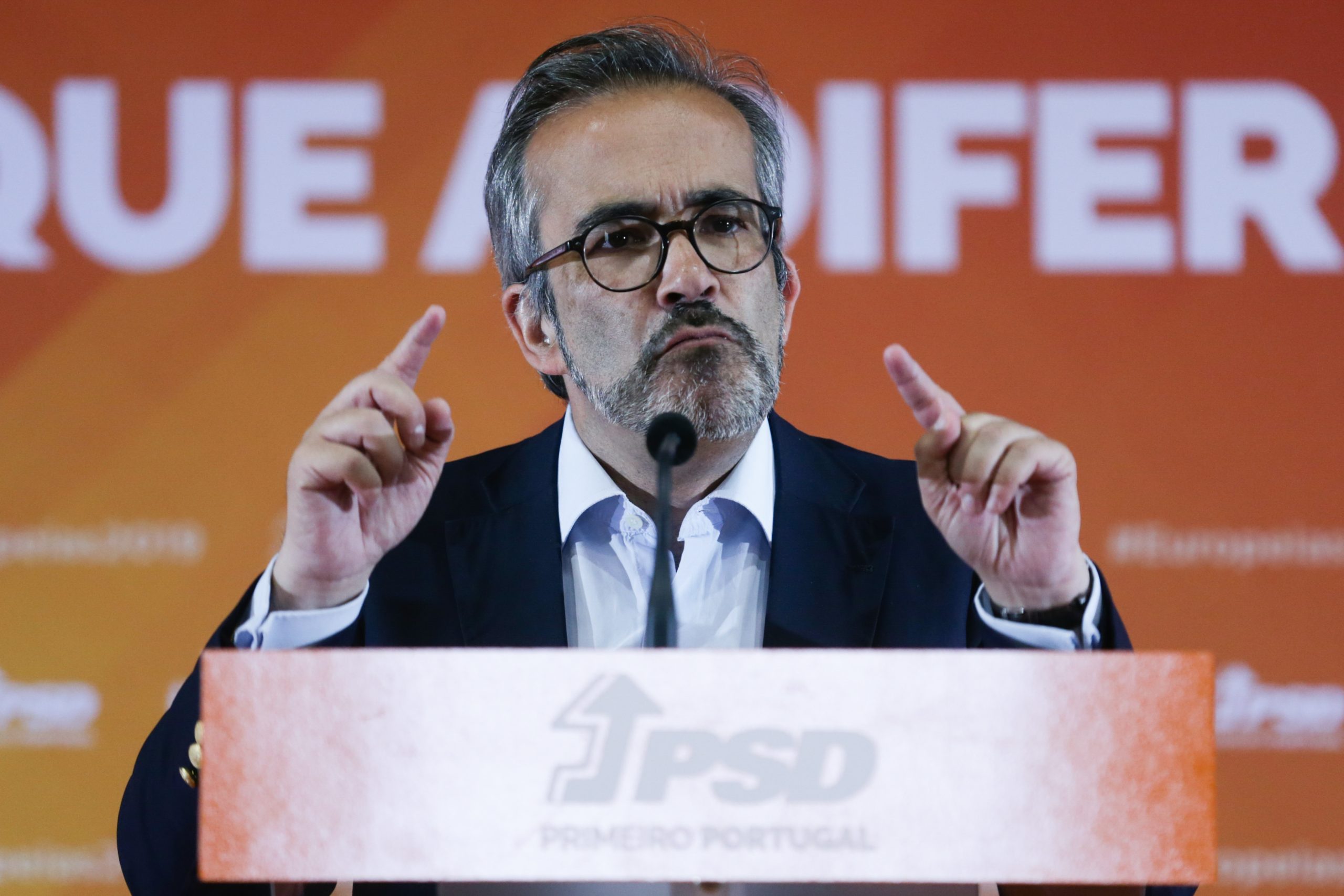 Rangel, o “tribuno” de Bruxelas que tenta pela segunda vez chegar a presidente do PSD