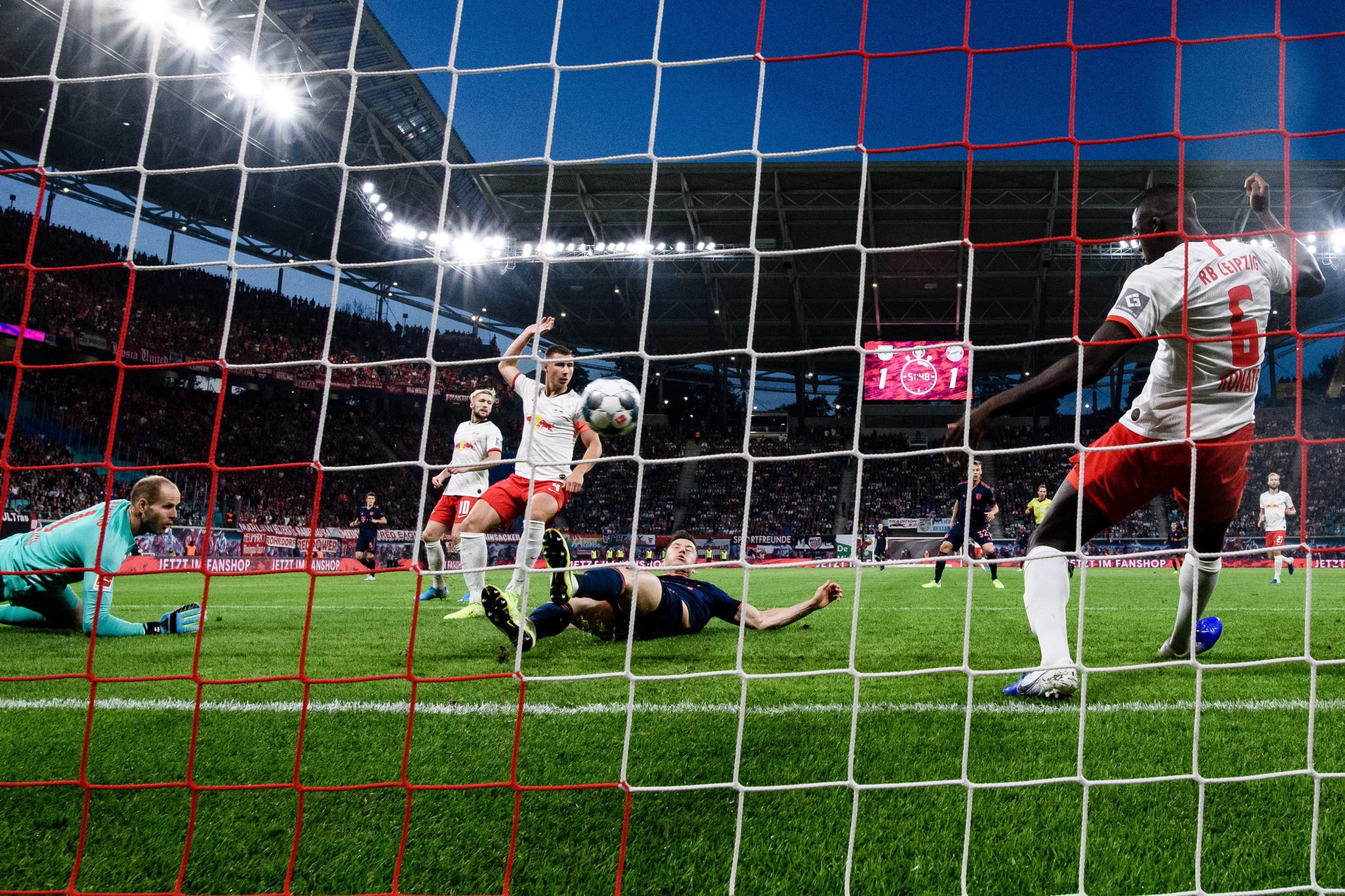 Bundesliga suspensa até 30 de abril