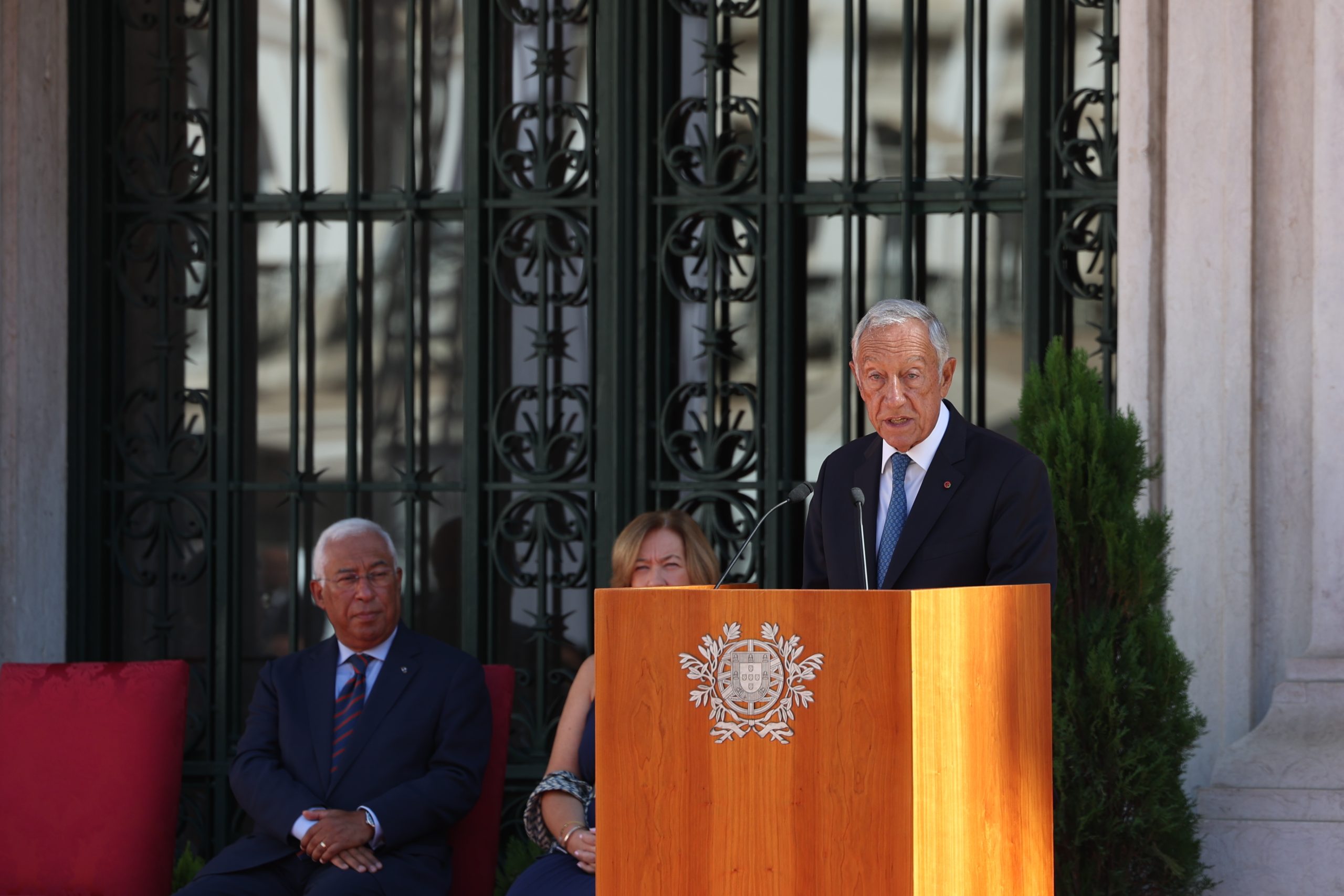 113.º aniversário da República: Marcelo deixa aviso aos meios democráticos para “que outros não preencham o vazio”