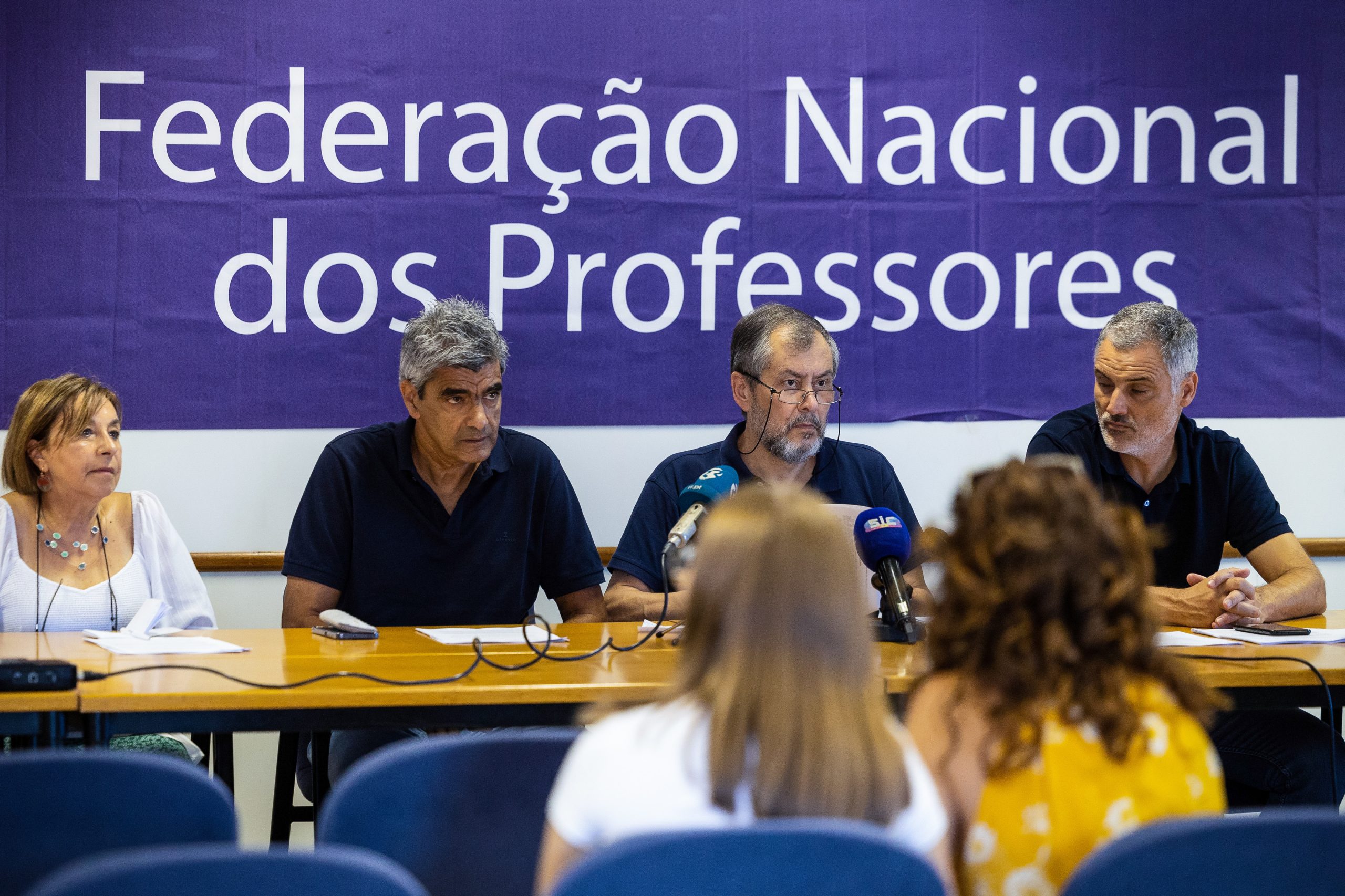 Falhas nos equipamentos e na net das escolas durante provas-ensaio