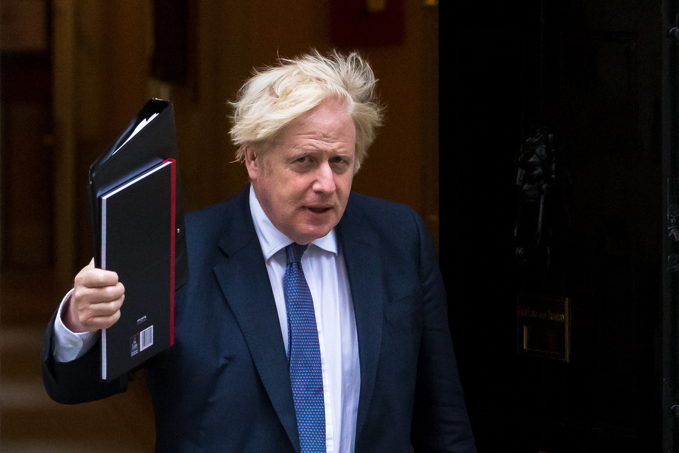 Boris Johnson demite ministros da Educação, Justiça e Habitação em remodelação governamental