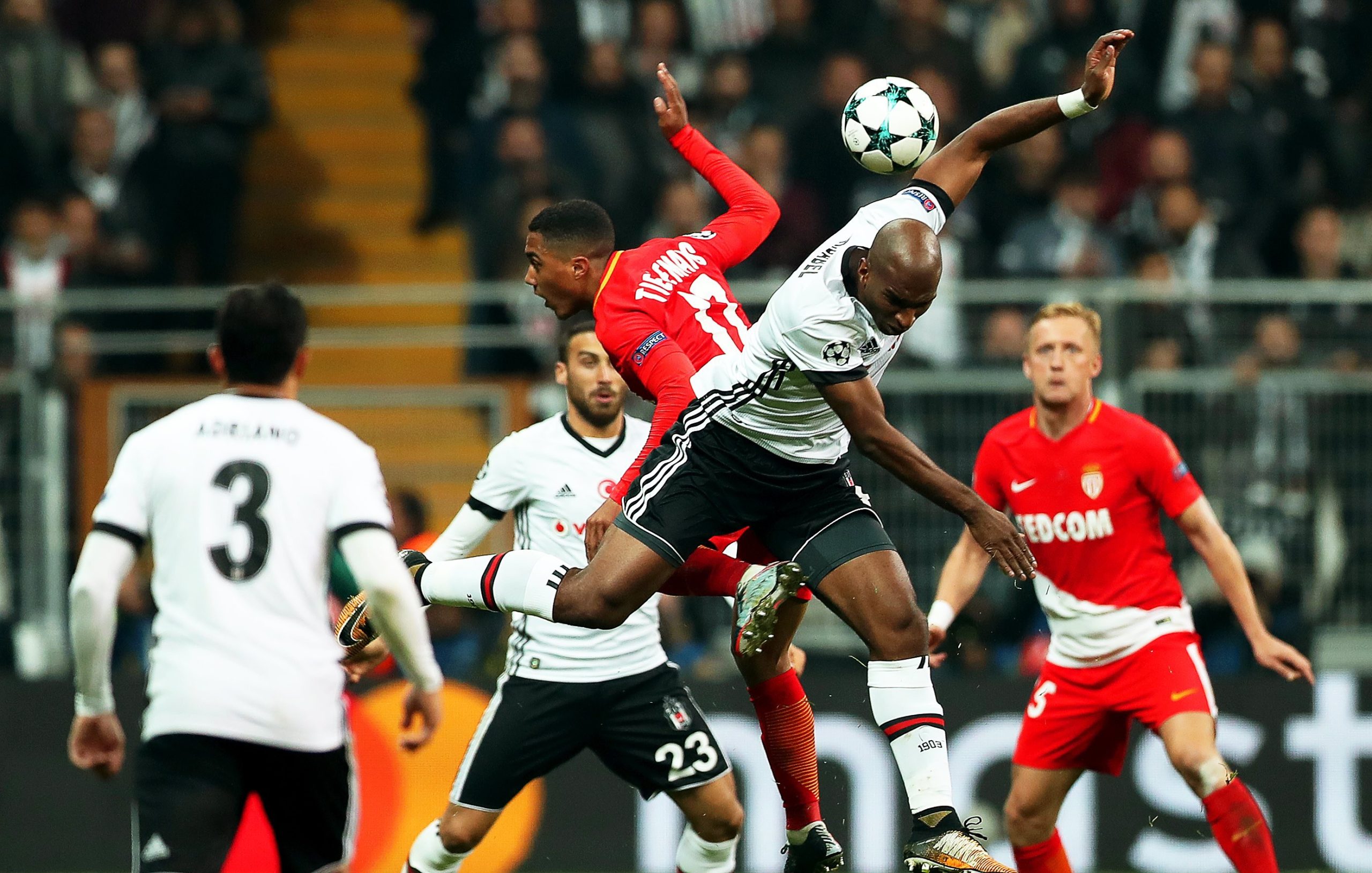 Empate entre Besiktas e Mónaco deixa turcos perto do apuramento
