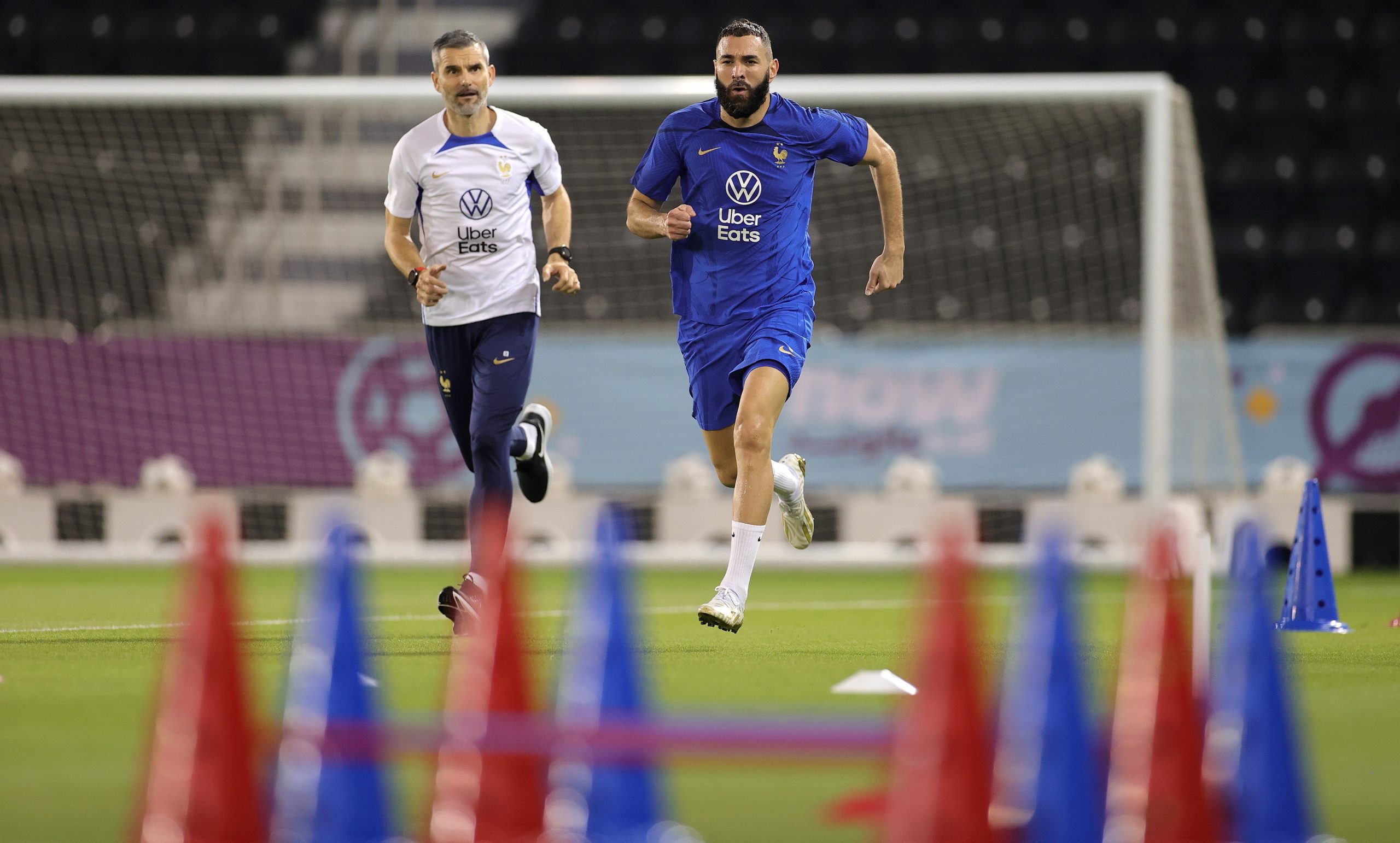Avançado Karim Benzema anuncia retirada da seleção francesa