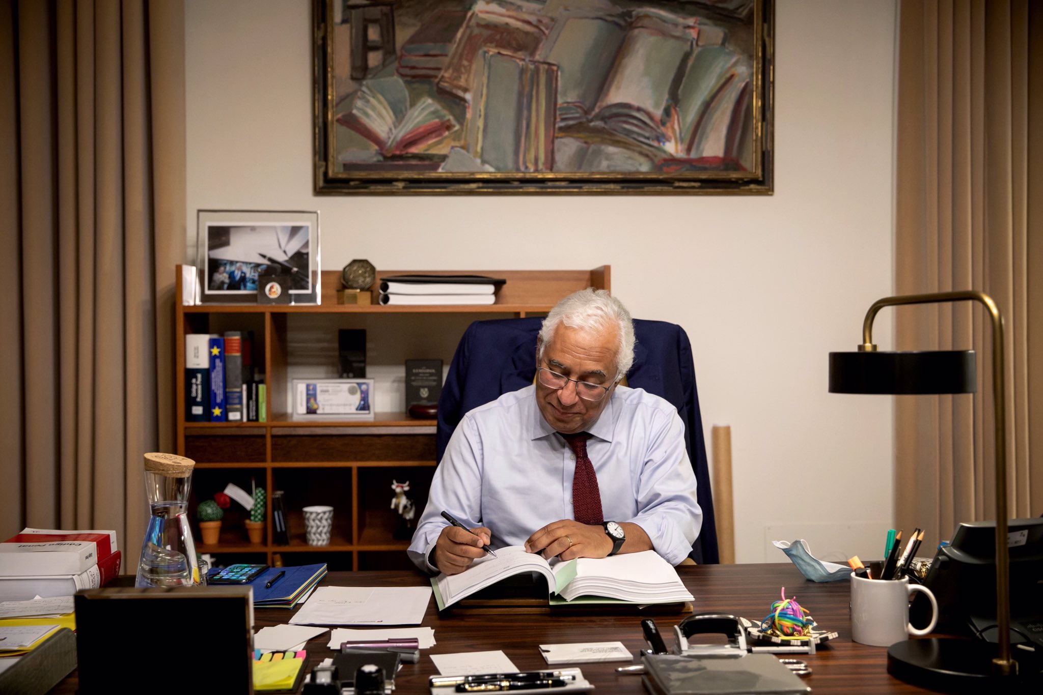 António Costa: OE2022 é “amigo do investimento, dirigido às classes médias e focado nos jovens”