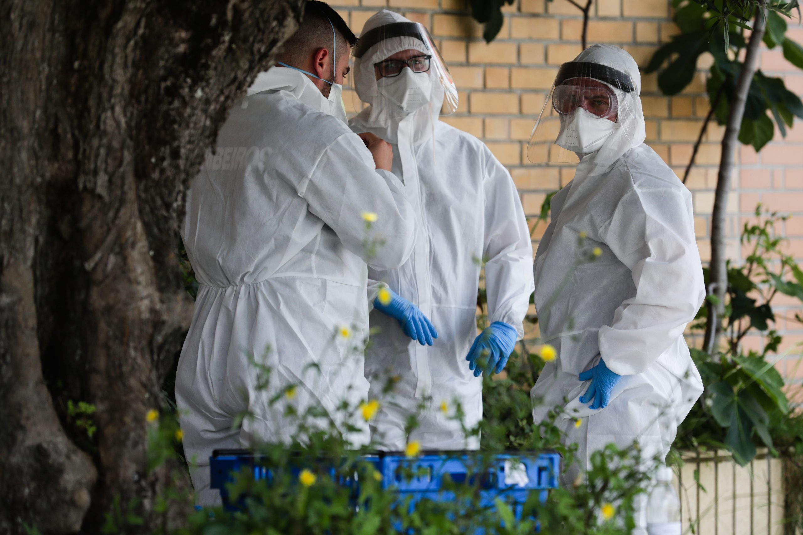 Mais de 165 mil mortos e quase 2,5 milhões de infetados em todo mundo