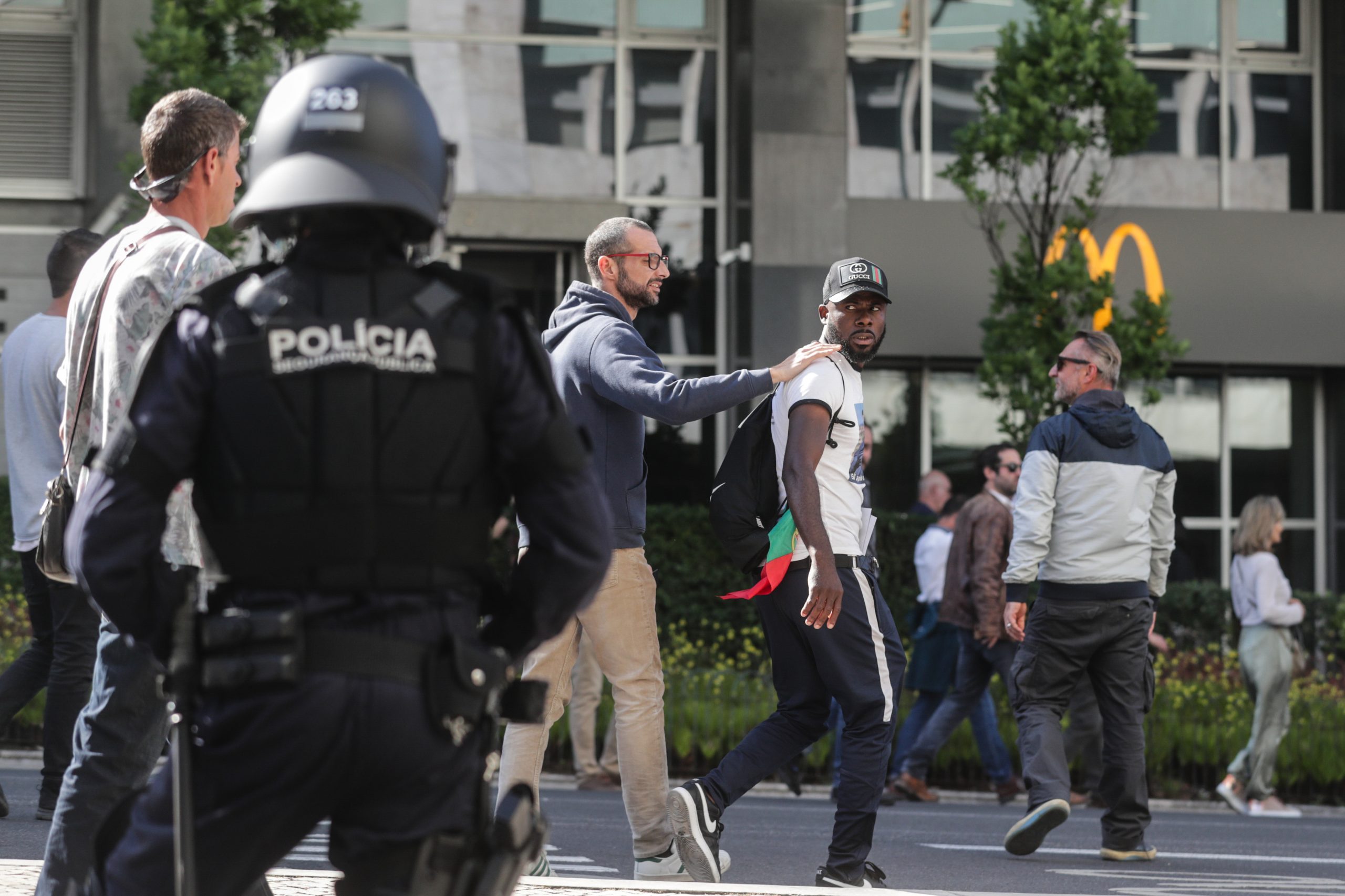 Desrespeitados direitos de apoiantes de juiz negacionista em manifestação, diz Comissão de Proteção de Dados